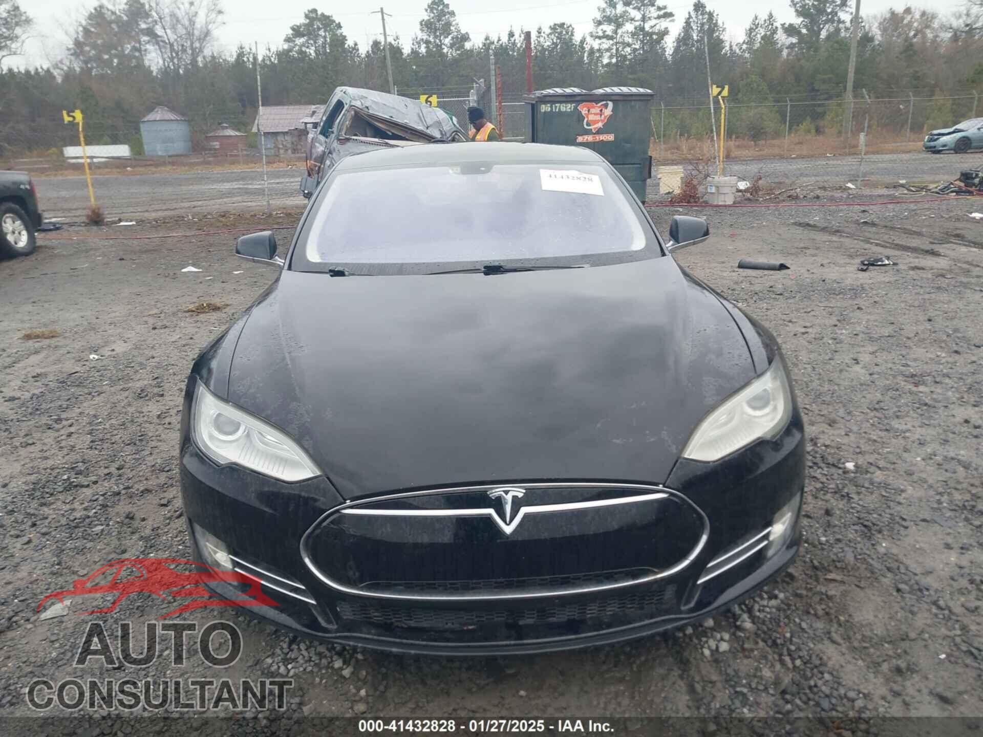 TESLA MODEL S 2013 - 5YJSA1DPXDFP10081