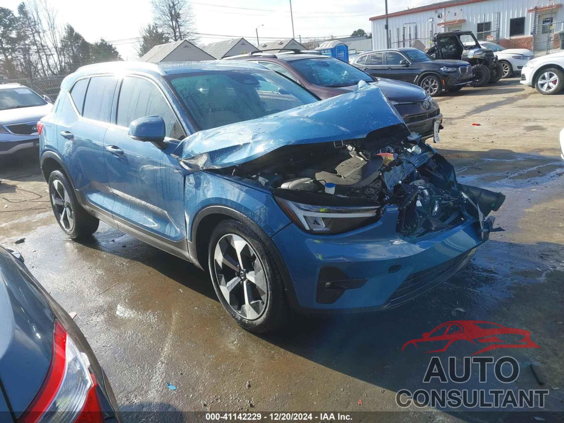 VOLVO XC40 2023 - YV4L12UN9P2910737