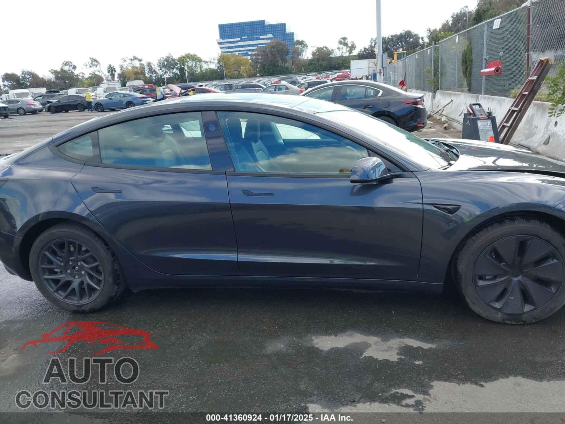 TESLA MODEL 3 2024 - 5YJ3E1EA2RF739987