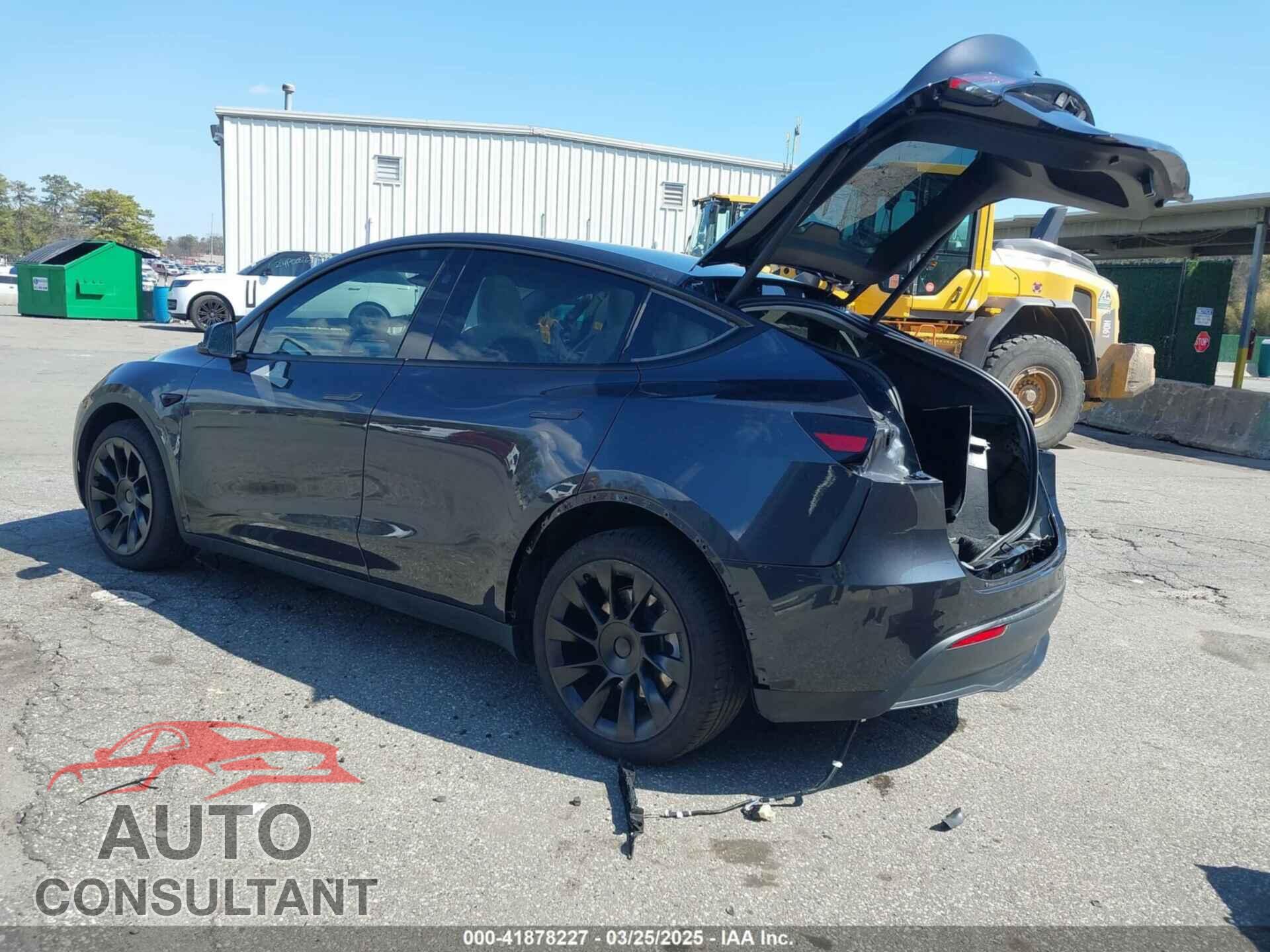 TESLA MODEL Y 2024 - 7SAYGDED8RF093790