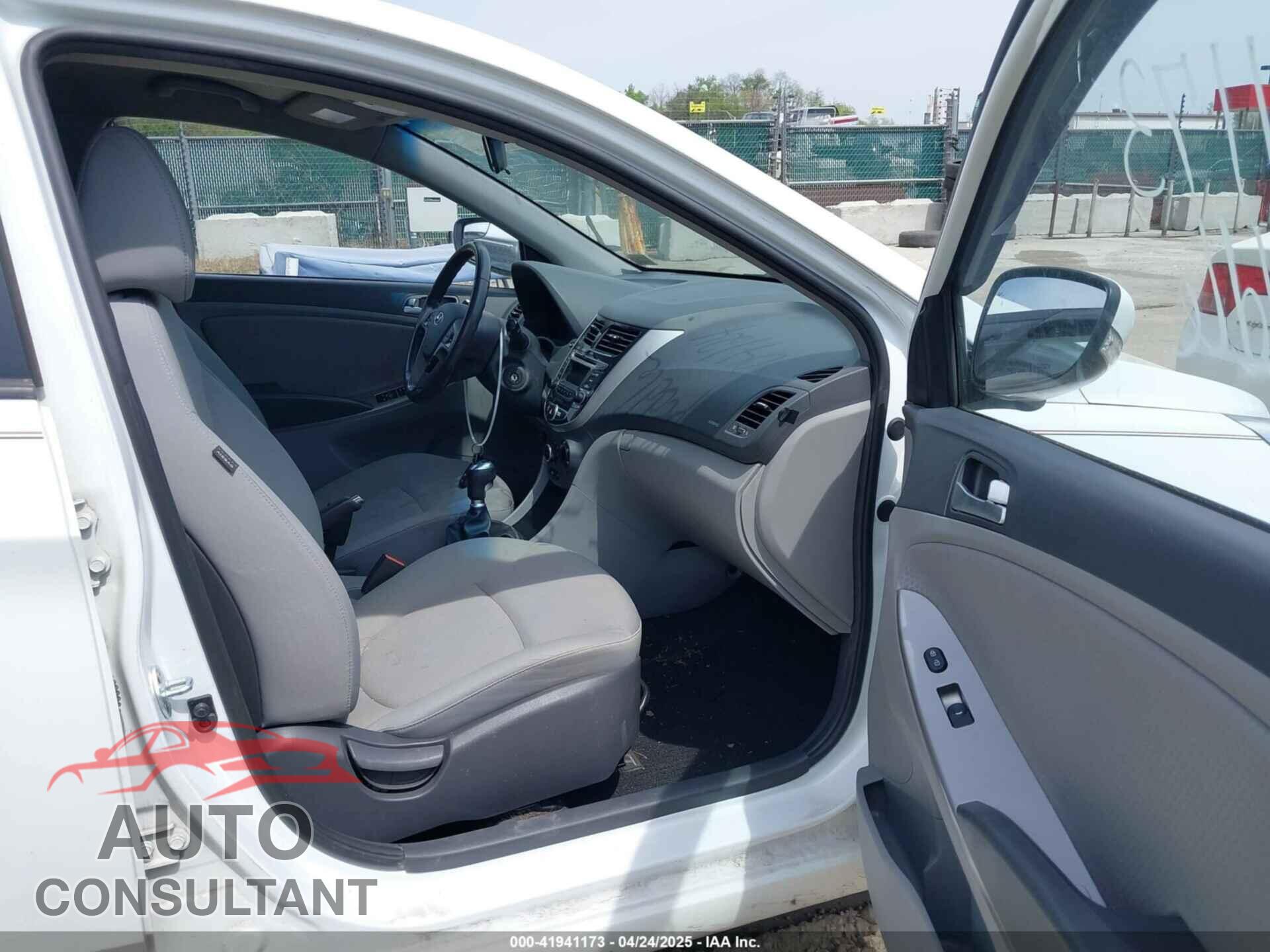 HYUNDAI ACCENT 2016 - KMHCU5AE2GU249133