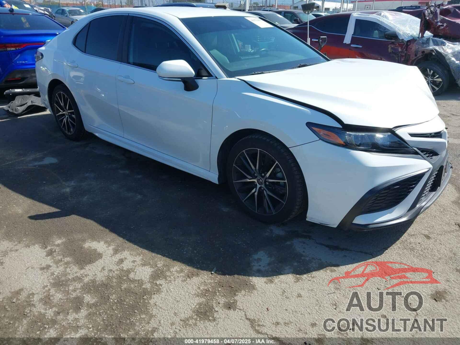 TOYOTA CAMRY 2022 - 4T1G11AK2NU068409