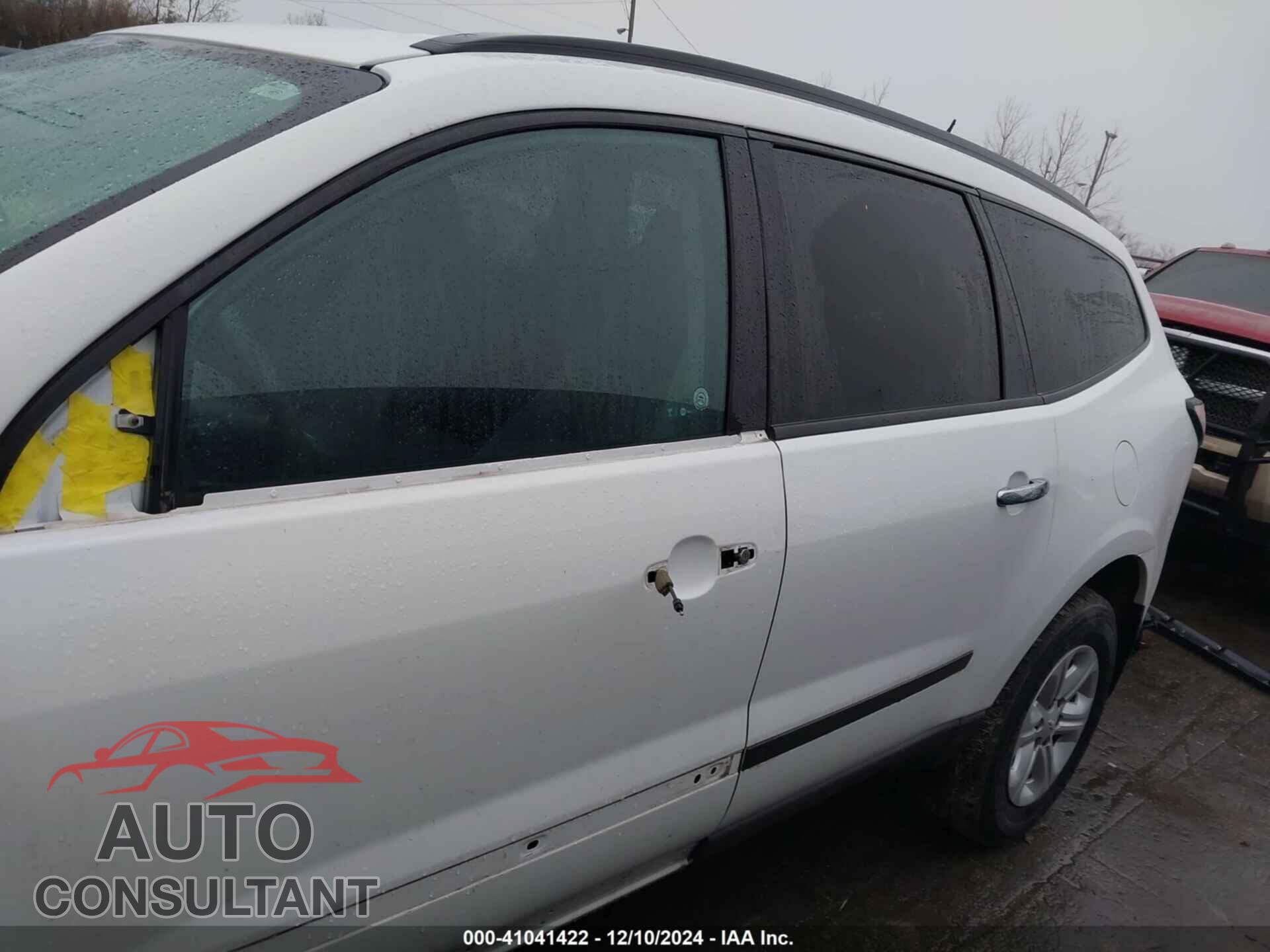 CHEVROLET TRAVERSE 2017 - 1GNKRFKD6HJ106984