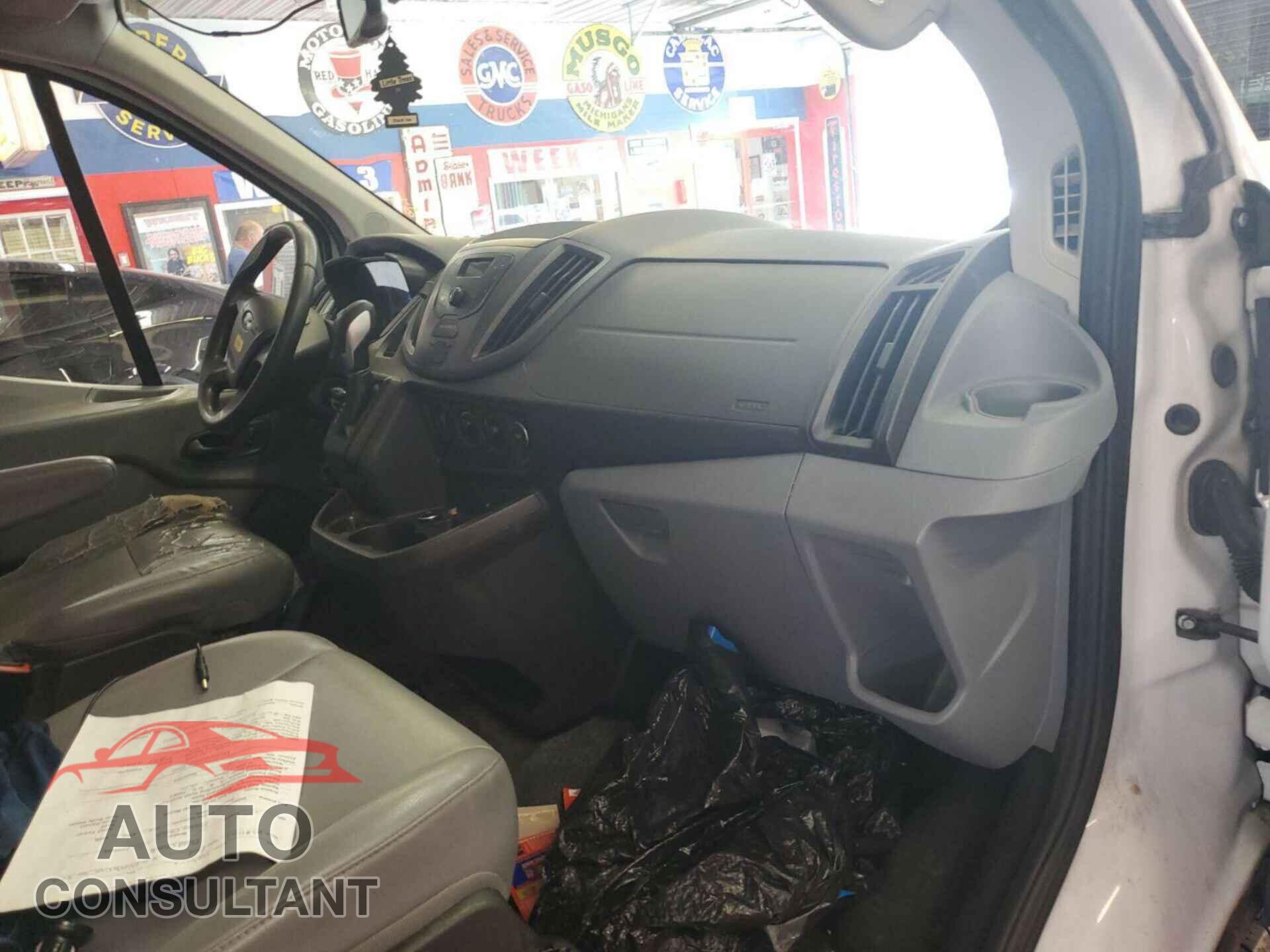 FORD TRANSIT 2015 - 1FTNE1YM5FKB01049