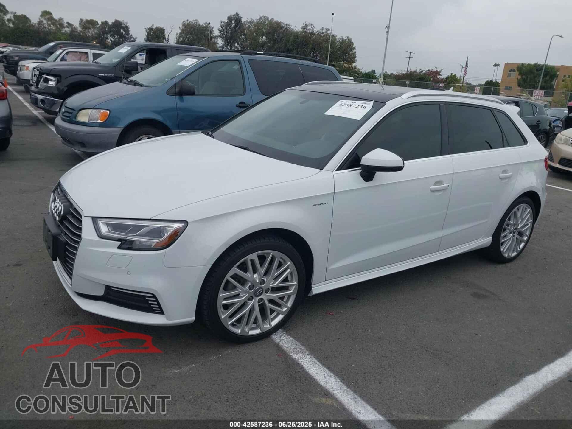 AUDI A3 E-TRON 2018 - WAUTPBFF8JA080950
