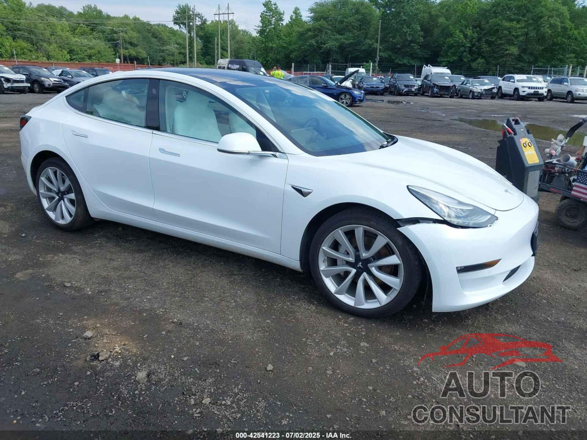 TESLA MODEL 3 2018 - 5YJ3E1EB0JF098108