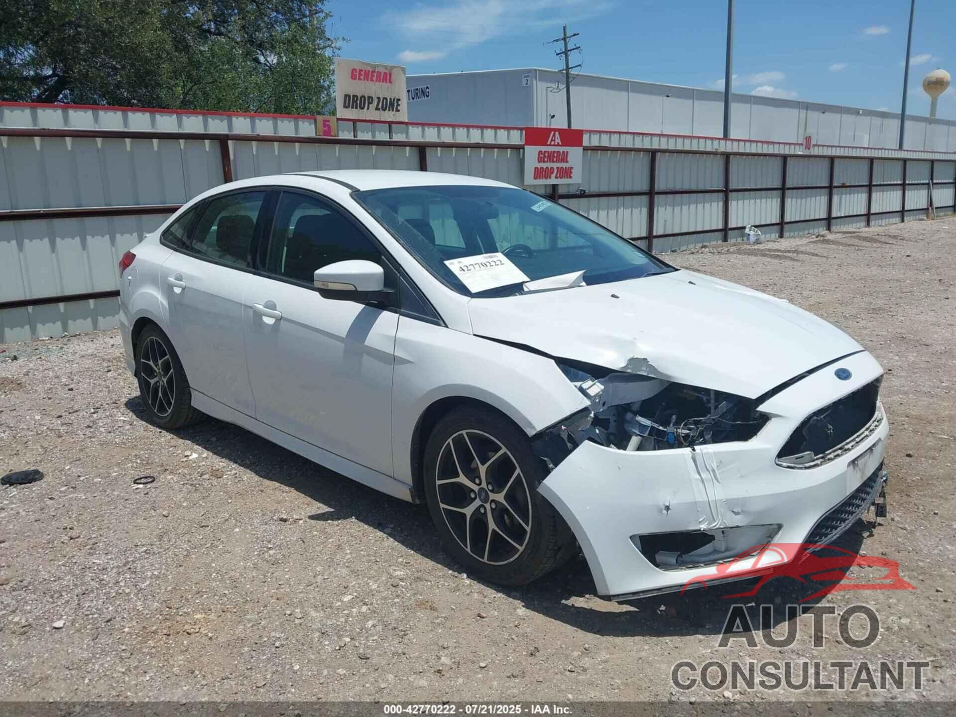 FORD FOCUS 2015 - 1FADP3F22FL261120