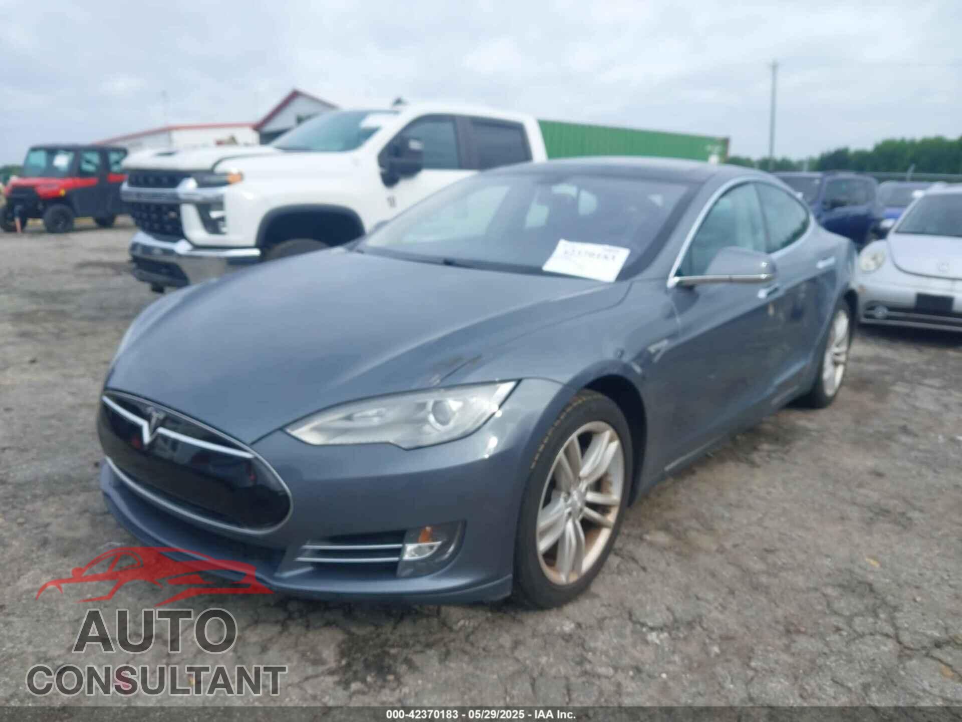 TESLA MODEL S 2013 - 5YJSA1CN4DFP26552