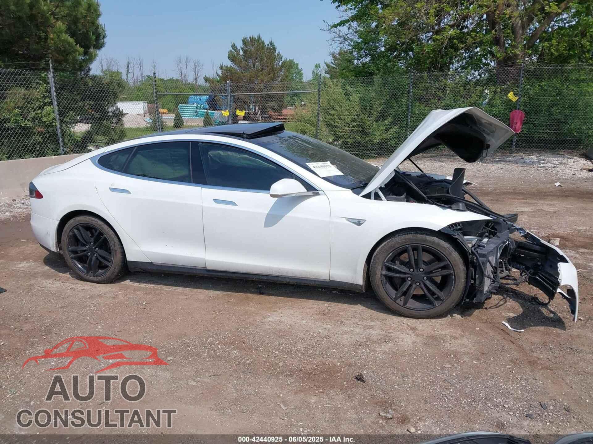 TESLA MODEL S 2015 - 5YJSA1E2XFF117164