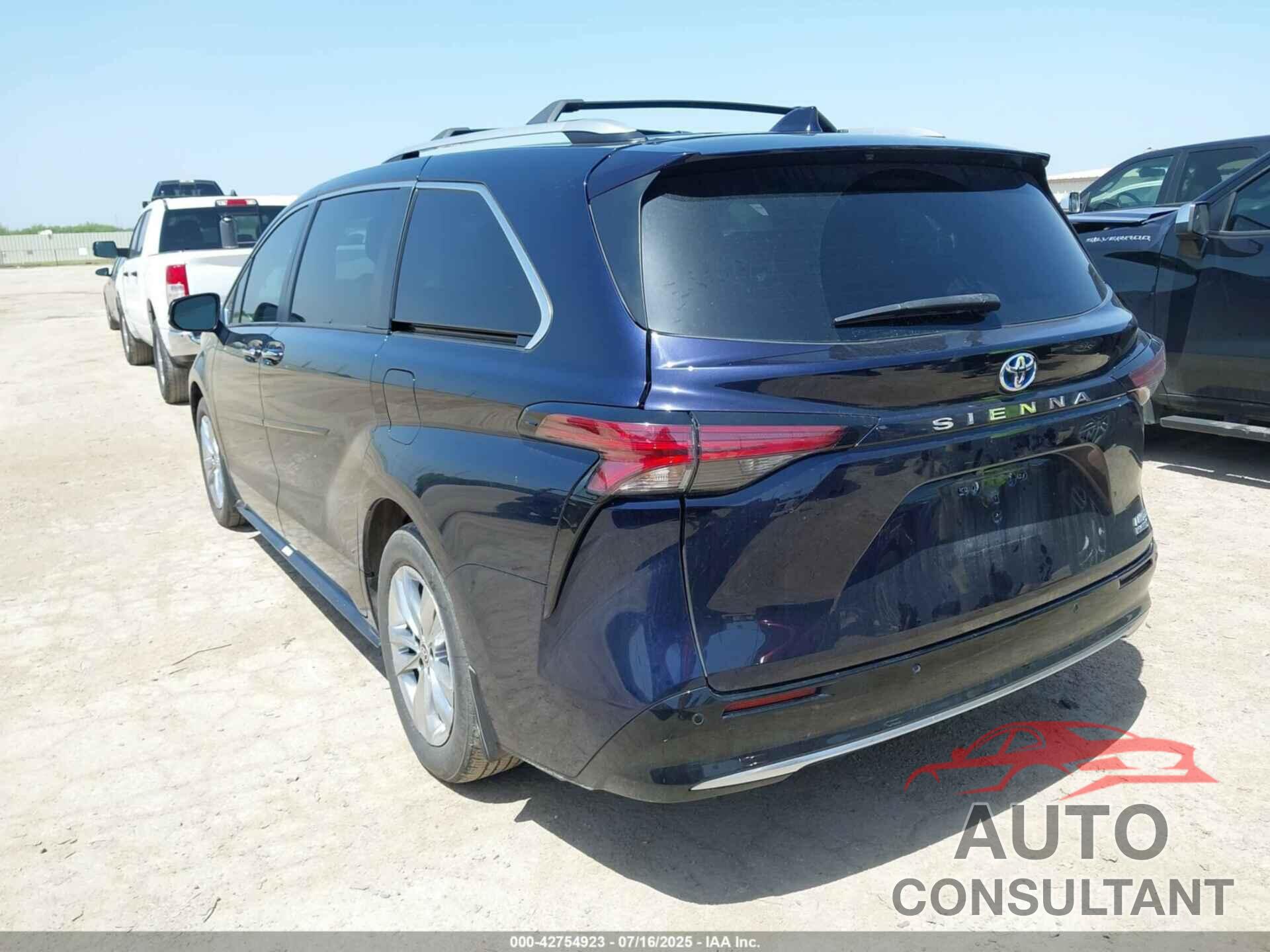 TOYOTA SIENNA 2022 - 5TDZRKEC4NS134753
