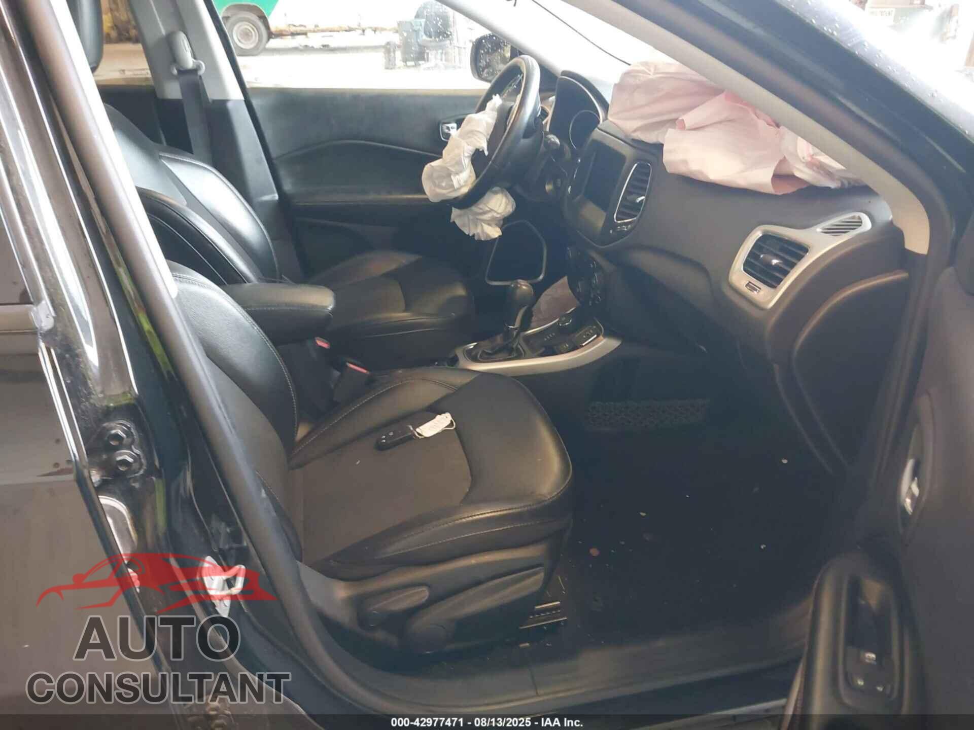 JEEP COMPASS 2019 - 3C4NJDBB3KT742326