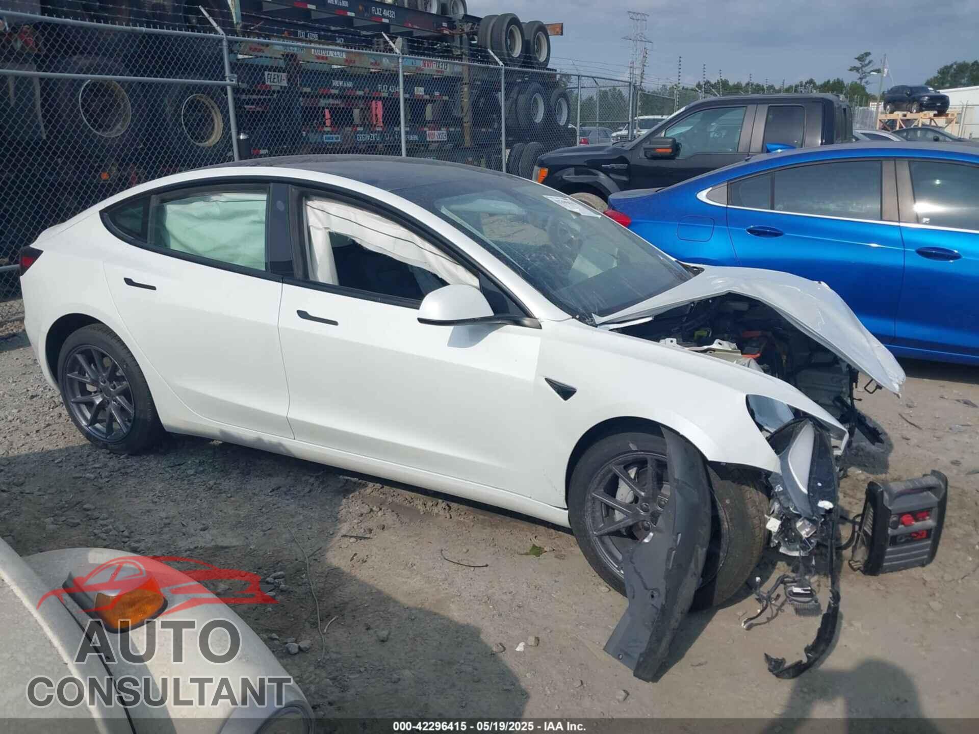 TESLA MODEL 3 2023 - 5YJ3E1EA5PF599575