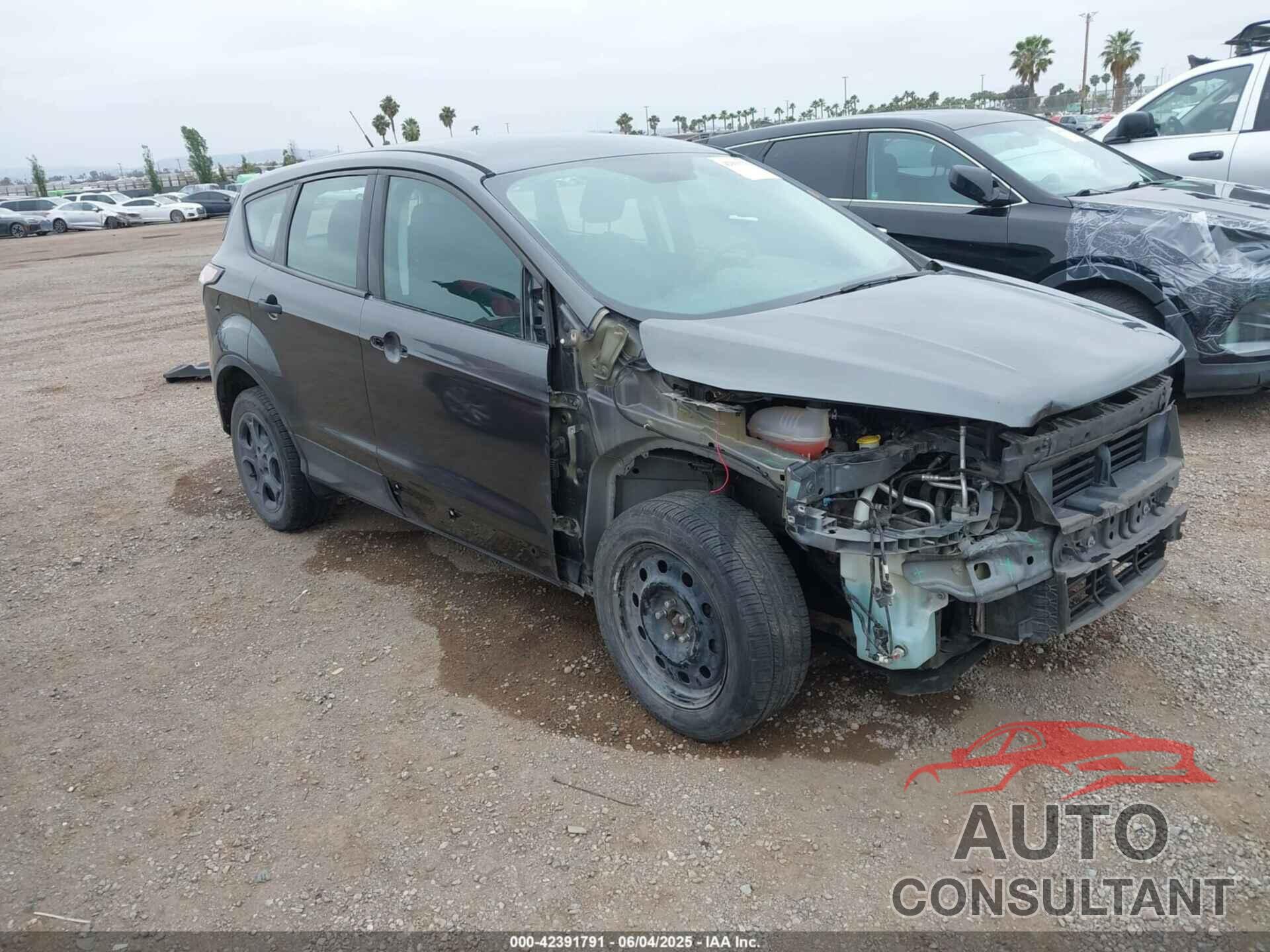 FORD ESCAPE 2018 - 1FMCU0F75JUA10261