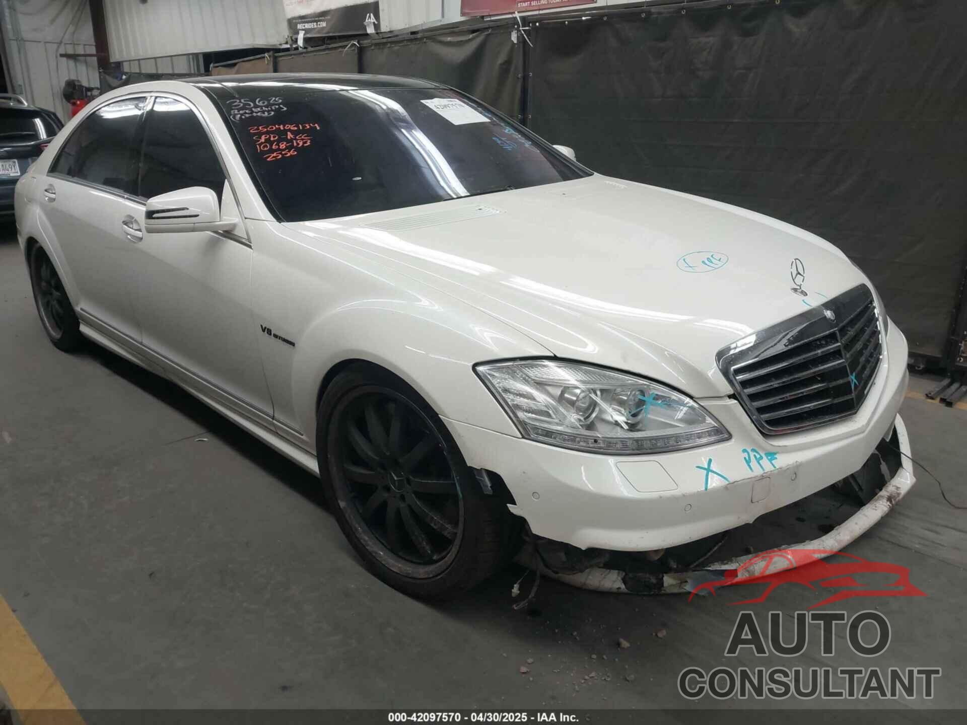 MERCEDES-BENZ S 63 AMG 2011 - WDDNG7EB7BA402556