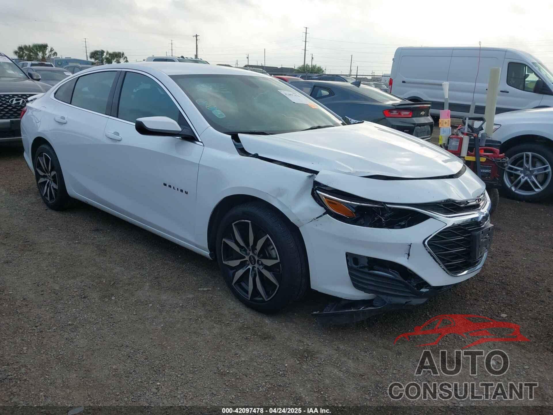 CHEVROLET MALIBU 2020 - 1G1ZG5ST6LF140667