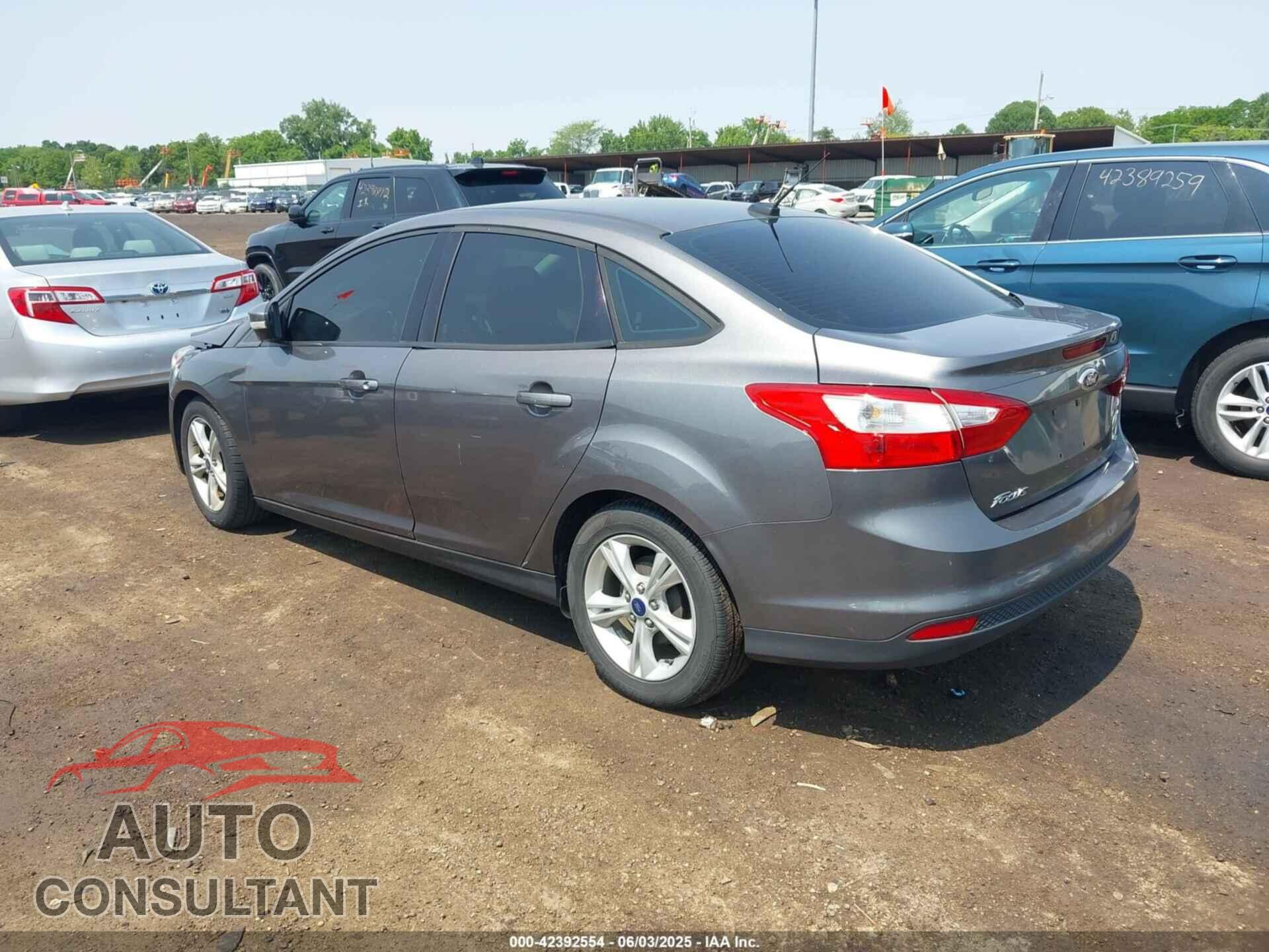 FORD FOCUS 2014 - 1FADP3F22EL433239