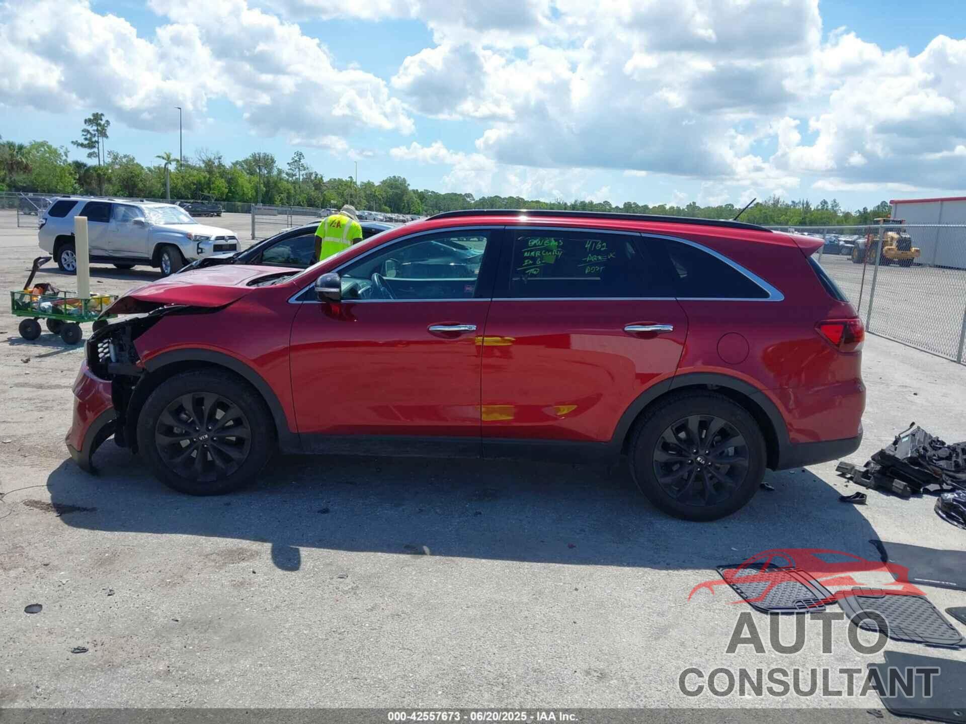 KIA SORENTO 2019 - 5XYPG4A54KG600304