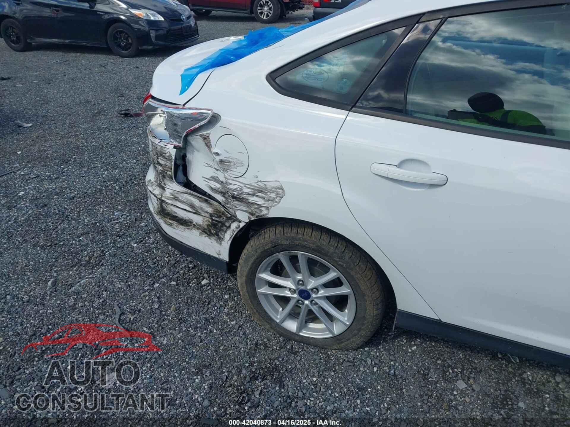 FORD FOCUS 2017 - 1FADP3F21HL234669