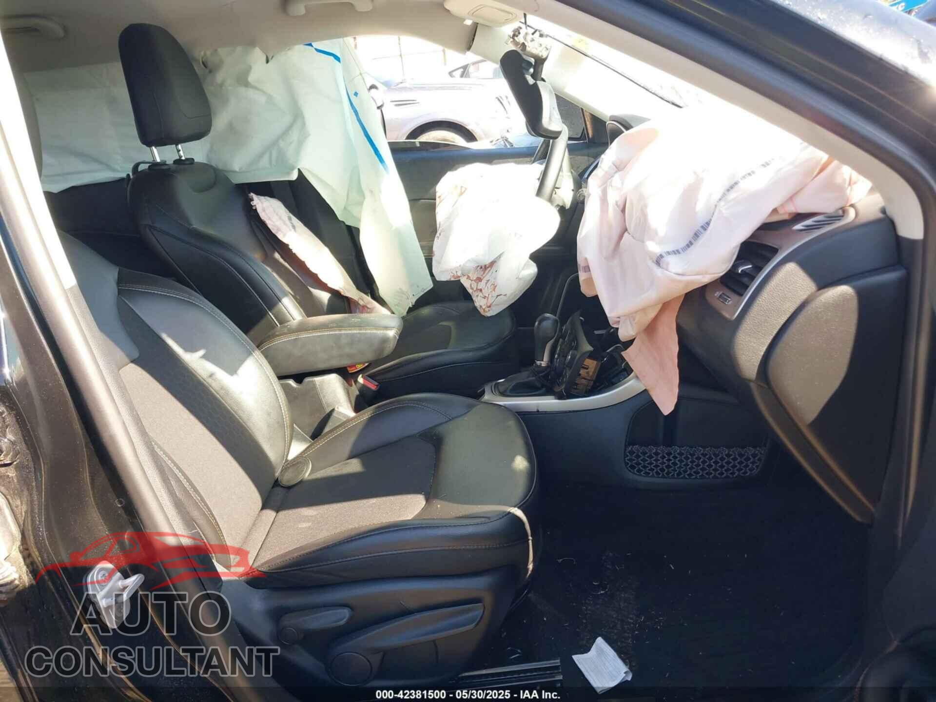 JEEP COMPASS 2018 - 3C4NJDBB5JT259385