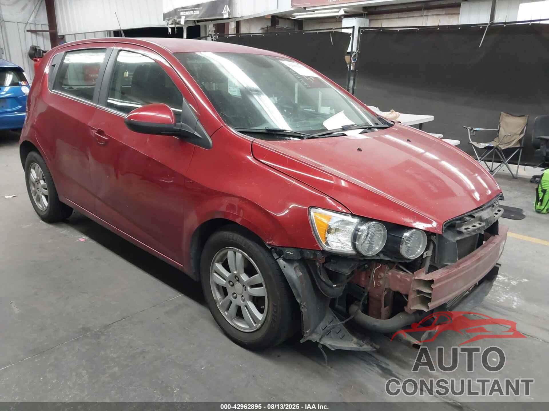 CHEVROLET SONIC 2013 - 1G1JC6SB8D4245598