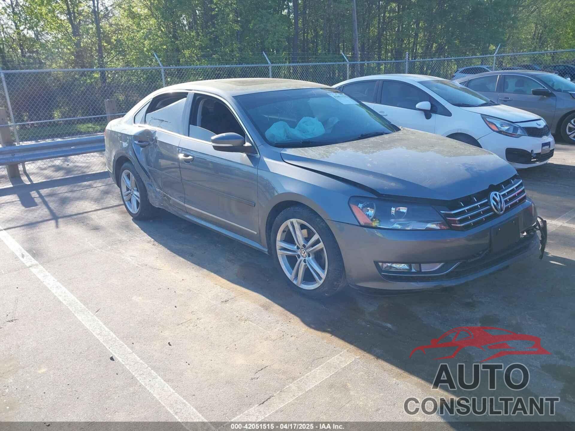 VOLKSWAGEN PASSAT 2015 - 1VWCV7A31FC067016