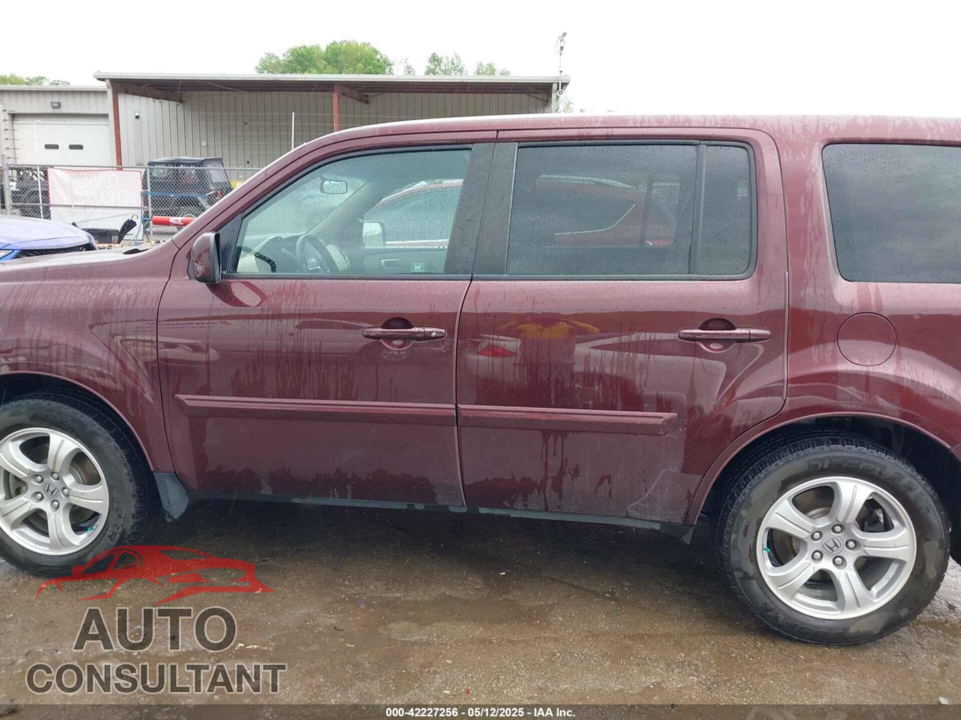 HONDA PILOT 2012 - 5FNYF4H47CB072836