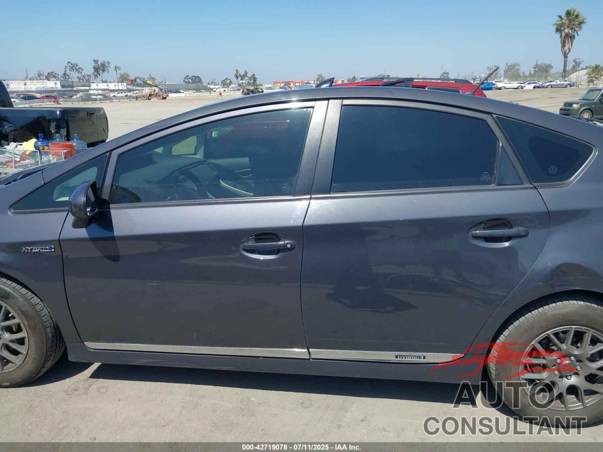 TOYOTA PRIUS 2015 - JTDKN3DU2F0424782