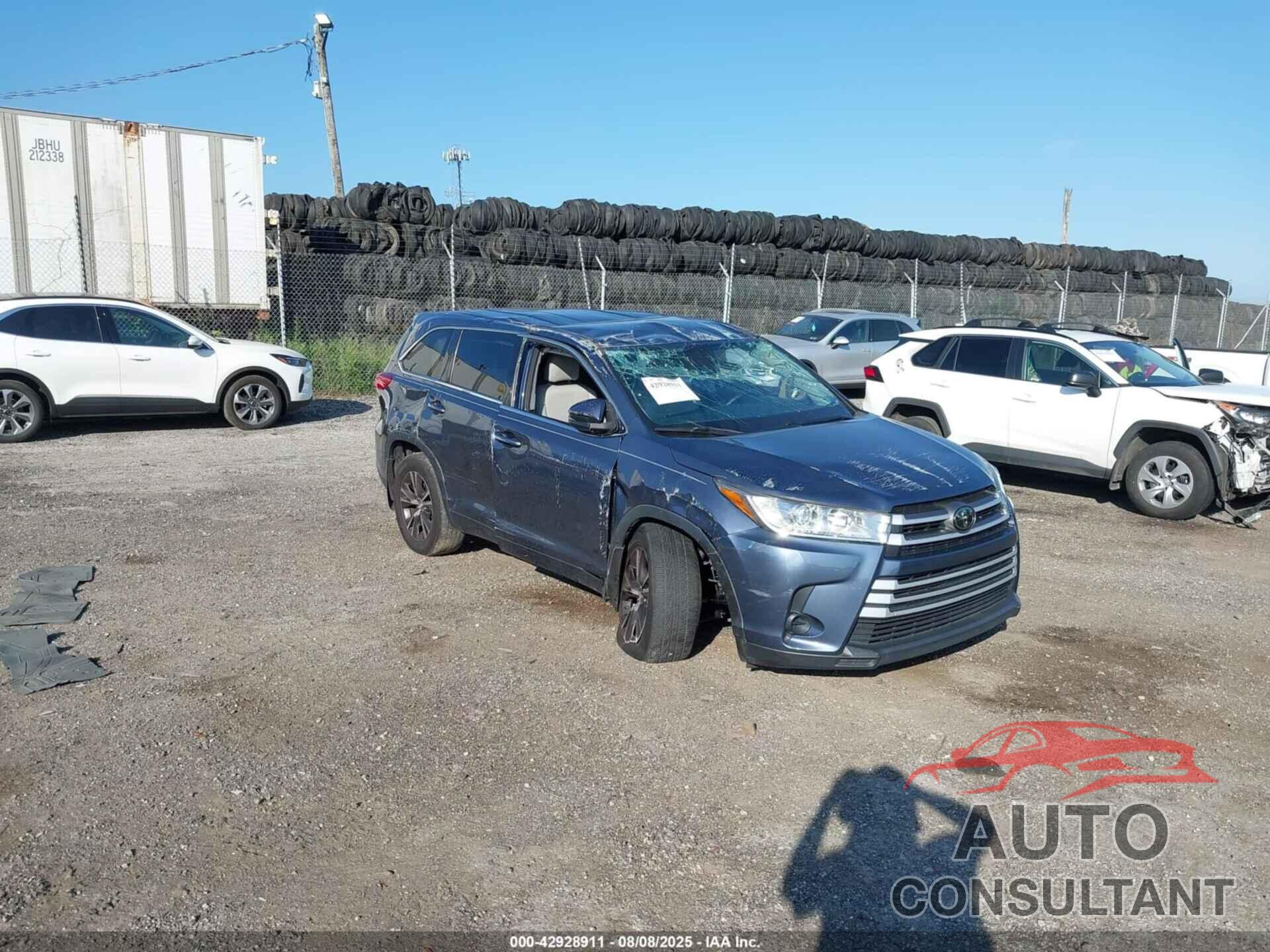 TOYOTA HIGHLANDER 2018 - 5TDBZRFH0JS862844