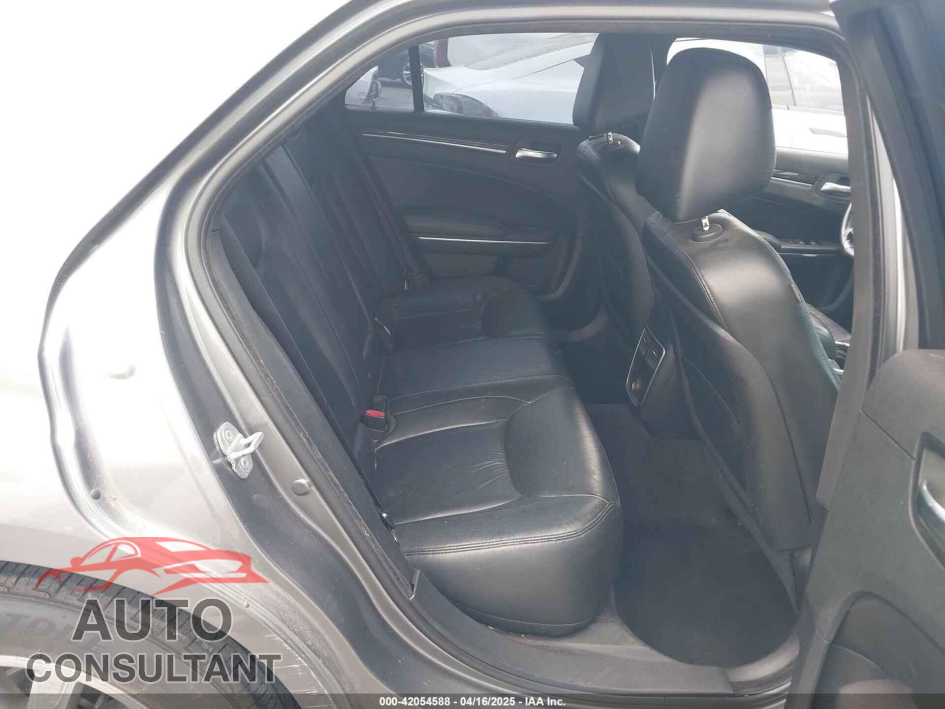 CHRYSLER 300 2011 - 2C3CA5CG6BH580860