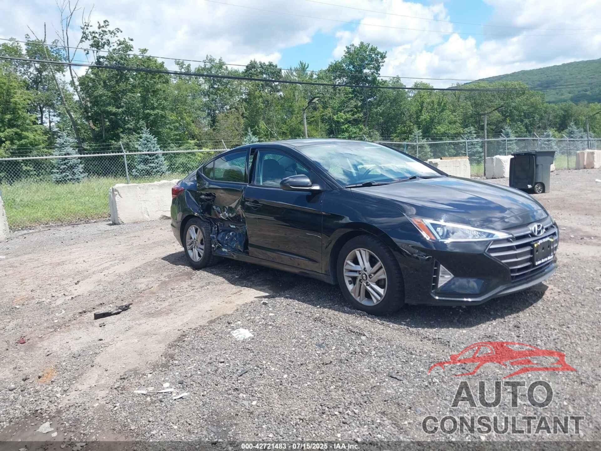 HYUNDAI ELANTRA 2019 - 5NPD84LF3KH438311
