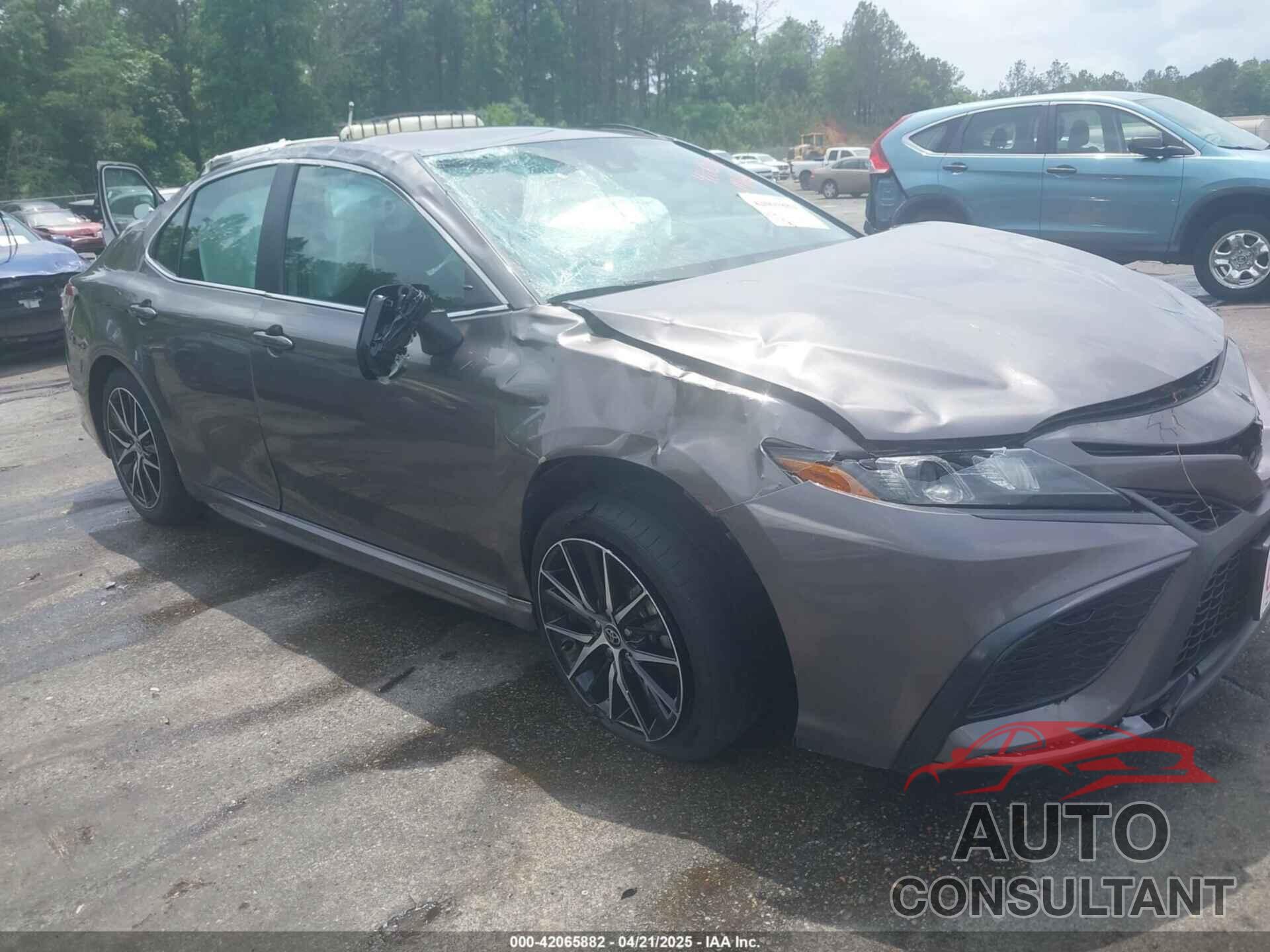 TOYOTA CAMRY 2022 - 4T1G11AKXNU678042