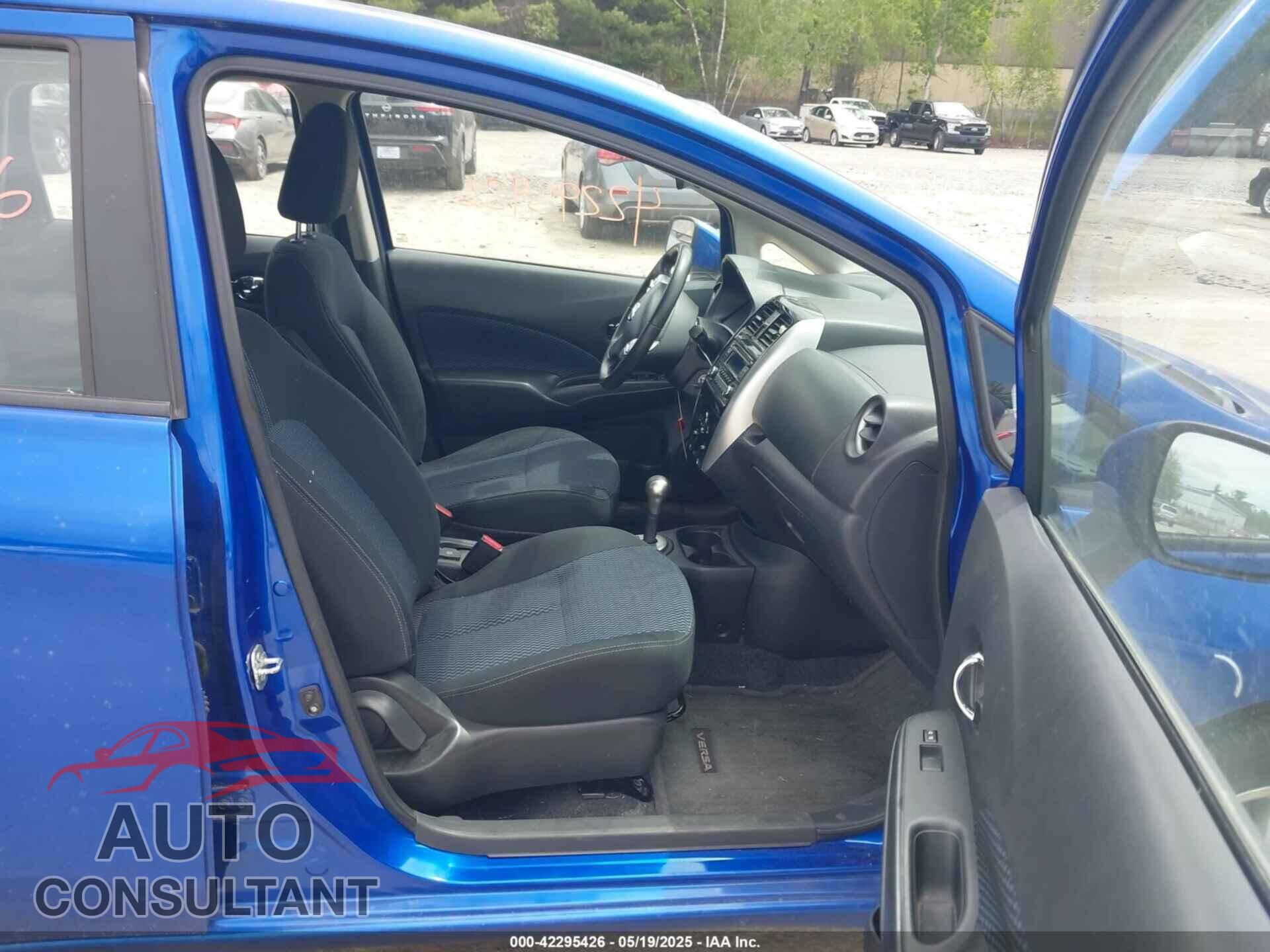 NISSAN VERSA NOTE 2015 - 3N1CE2CP1FL423302