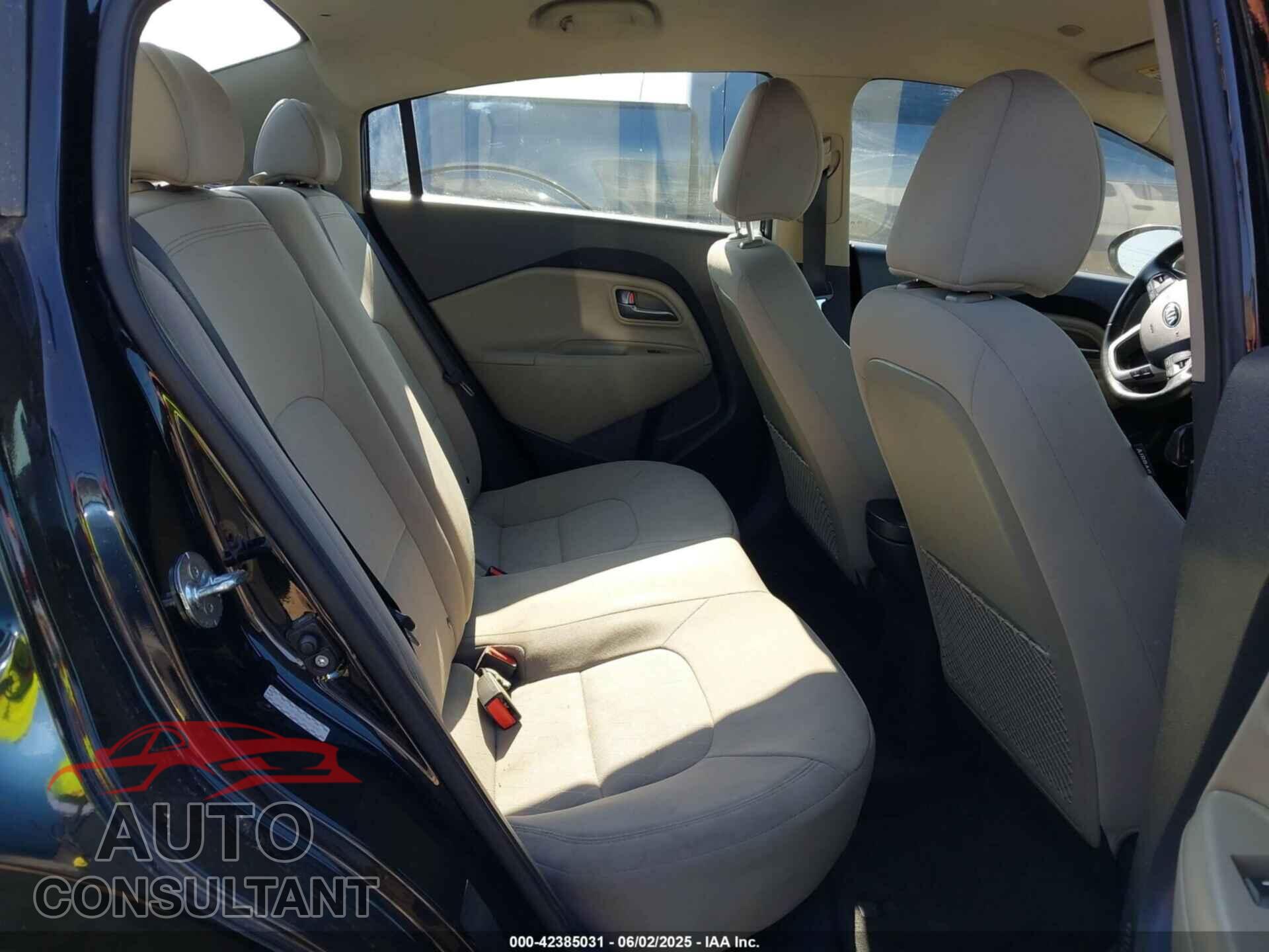 KIA RIO 2017 - KNADN4A30H6040460