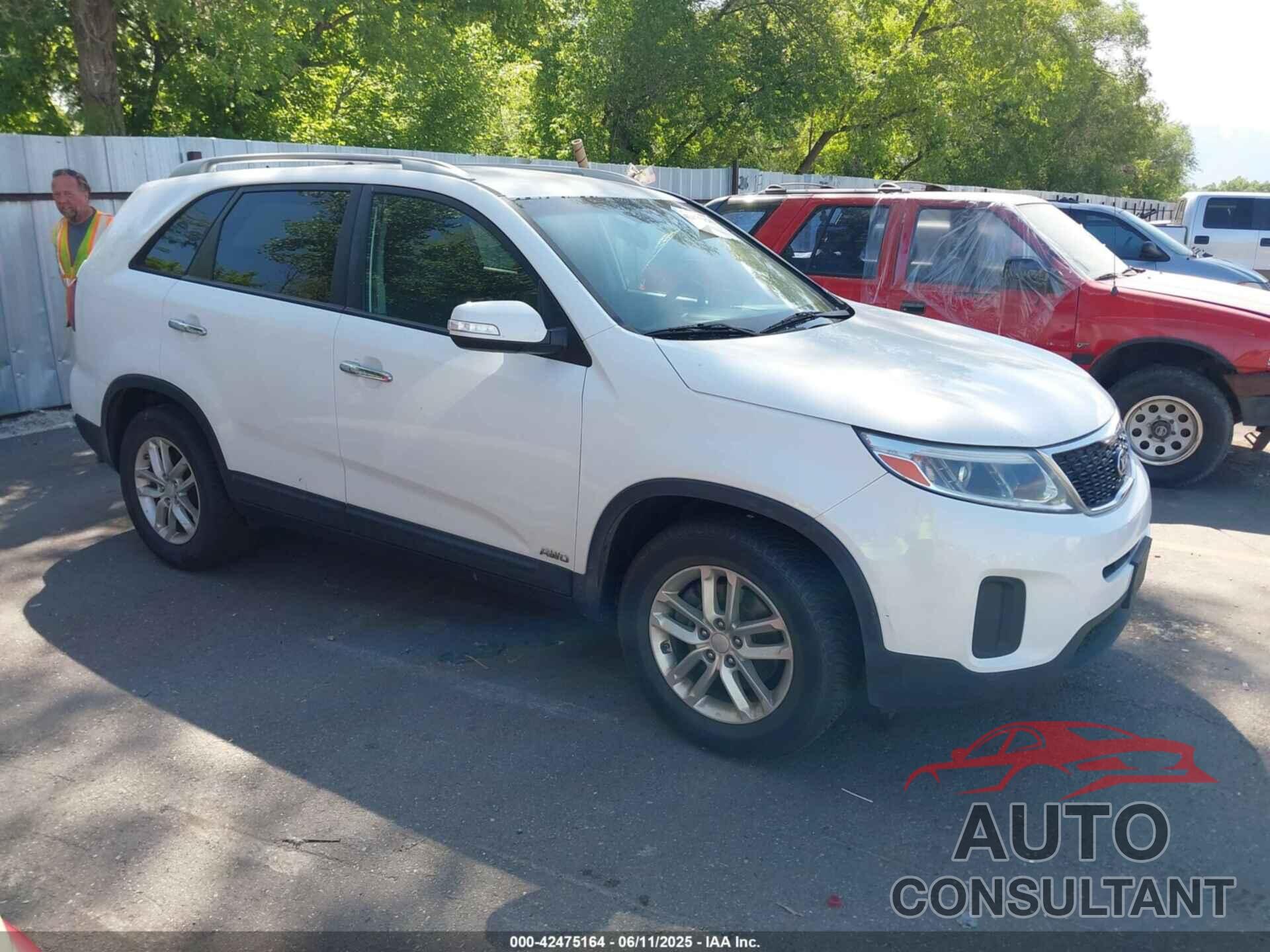 KIA SORENTO 2015 - 5XYKTDA72FG598873