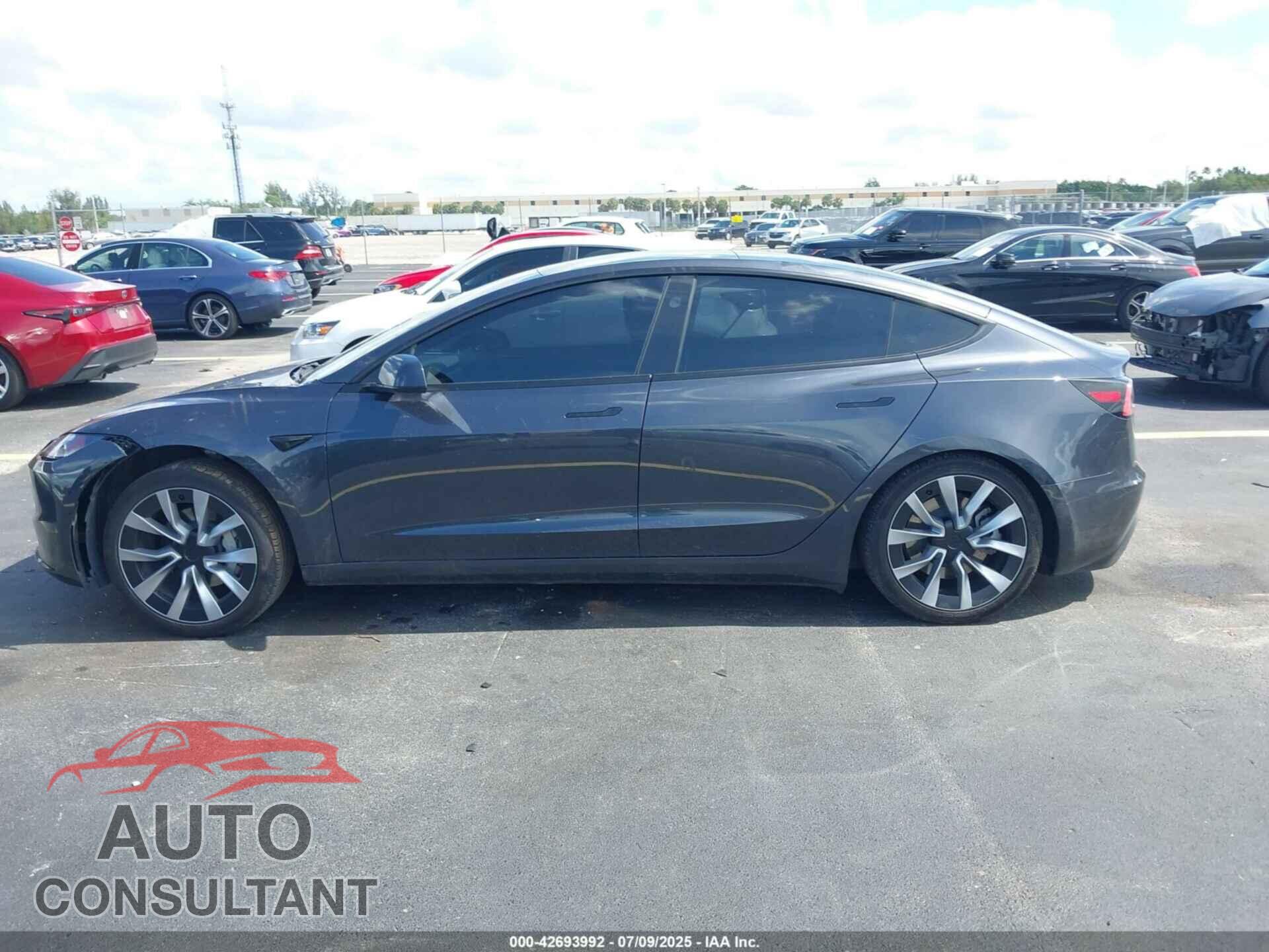 TESLA MODEL 3 2024 - 5YJ3E1EA2RF741805