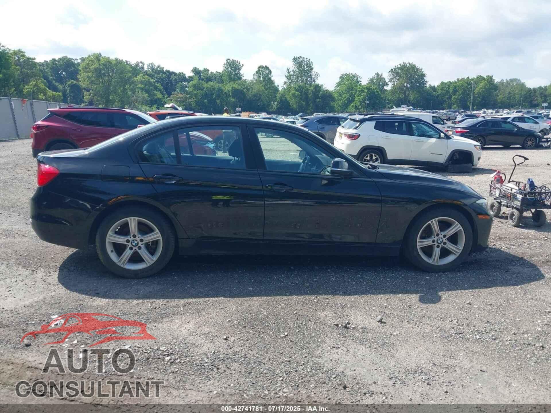 BMW 328I 2013 - WBA3B5G50DNS03045