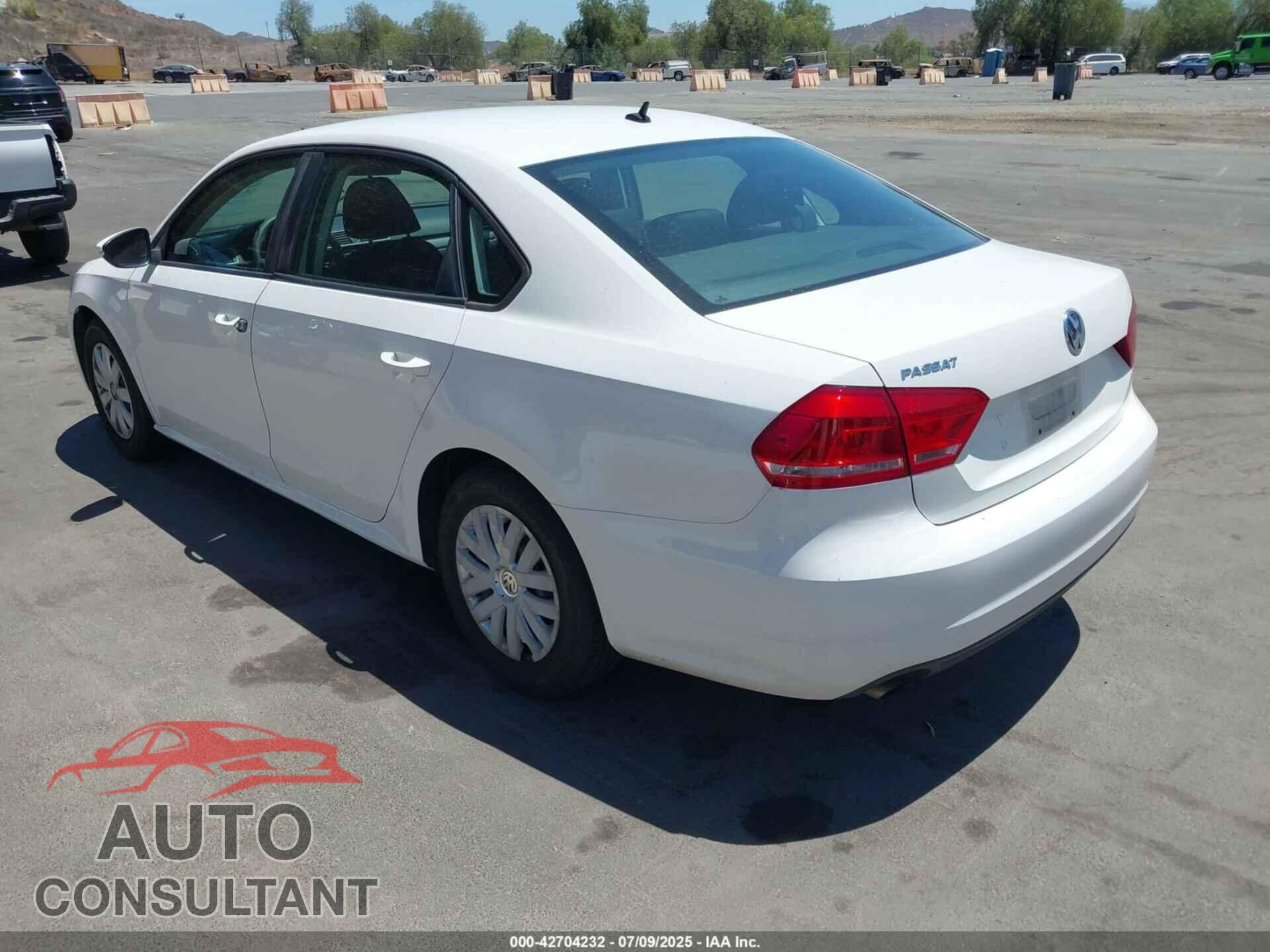 VOLKSWAGEN PASSAT 2012 - 1VWAP7A37CC041663