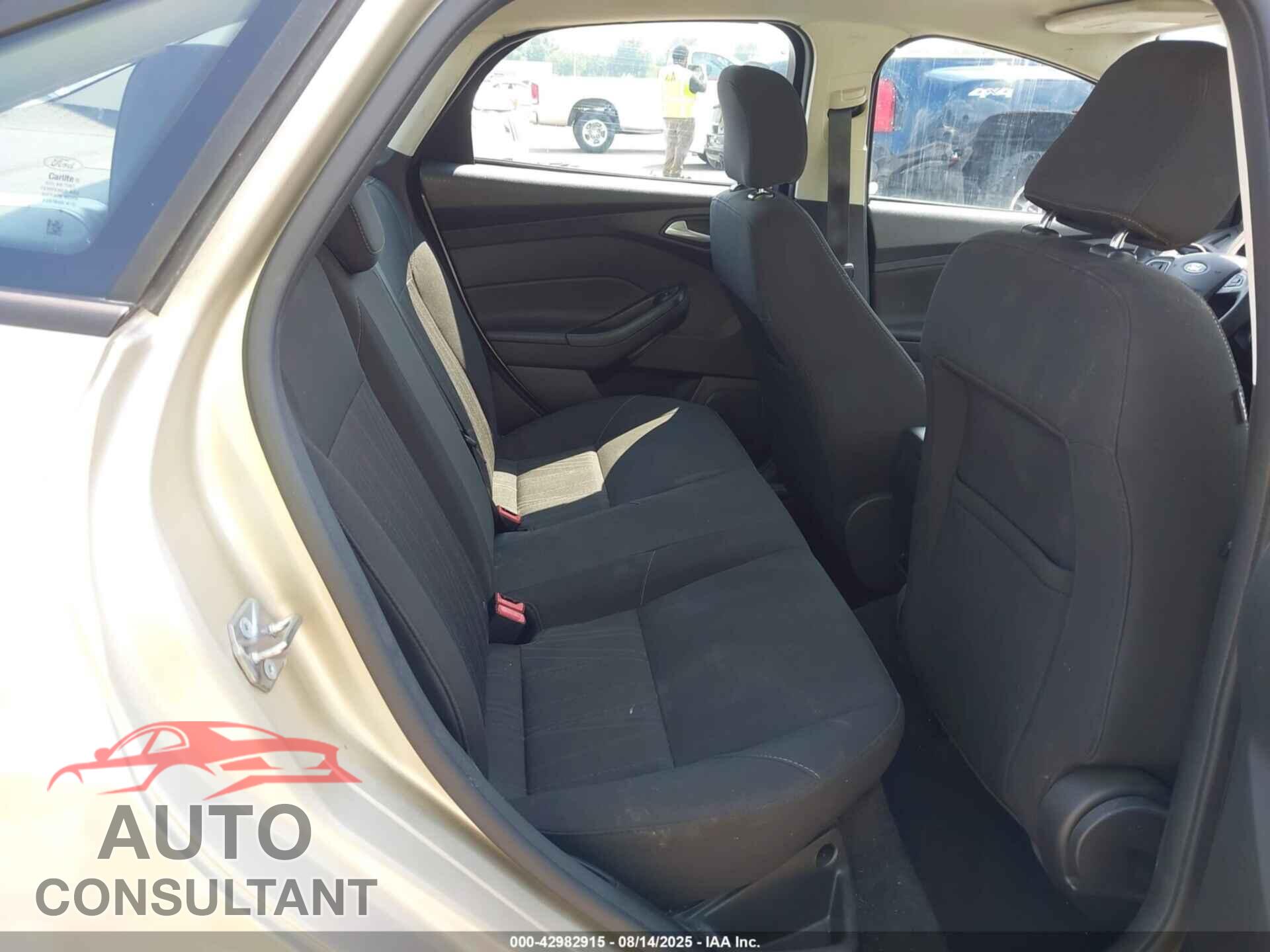 FORD FOCUS 2017 - 1FADP3FE1HL292873