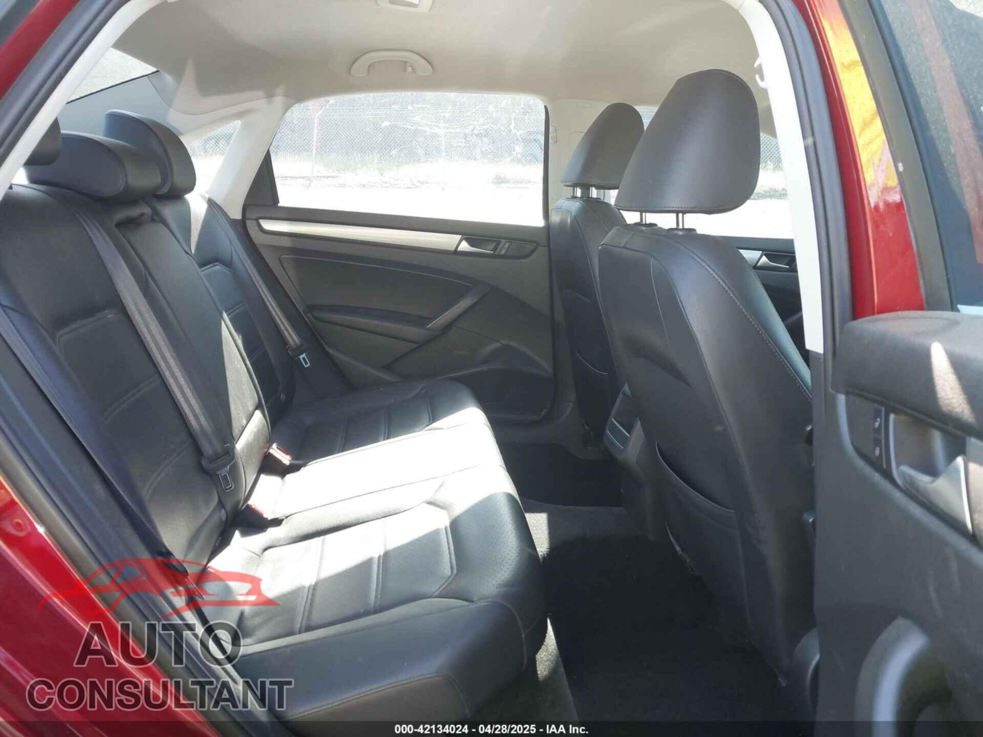 VOLKSWAGEN PASSAT 2015 - 1VWAS7A38FC119449