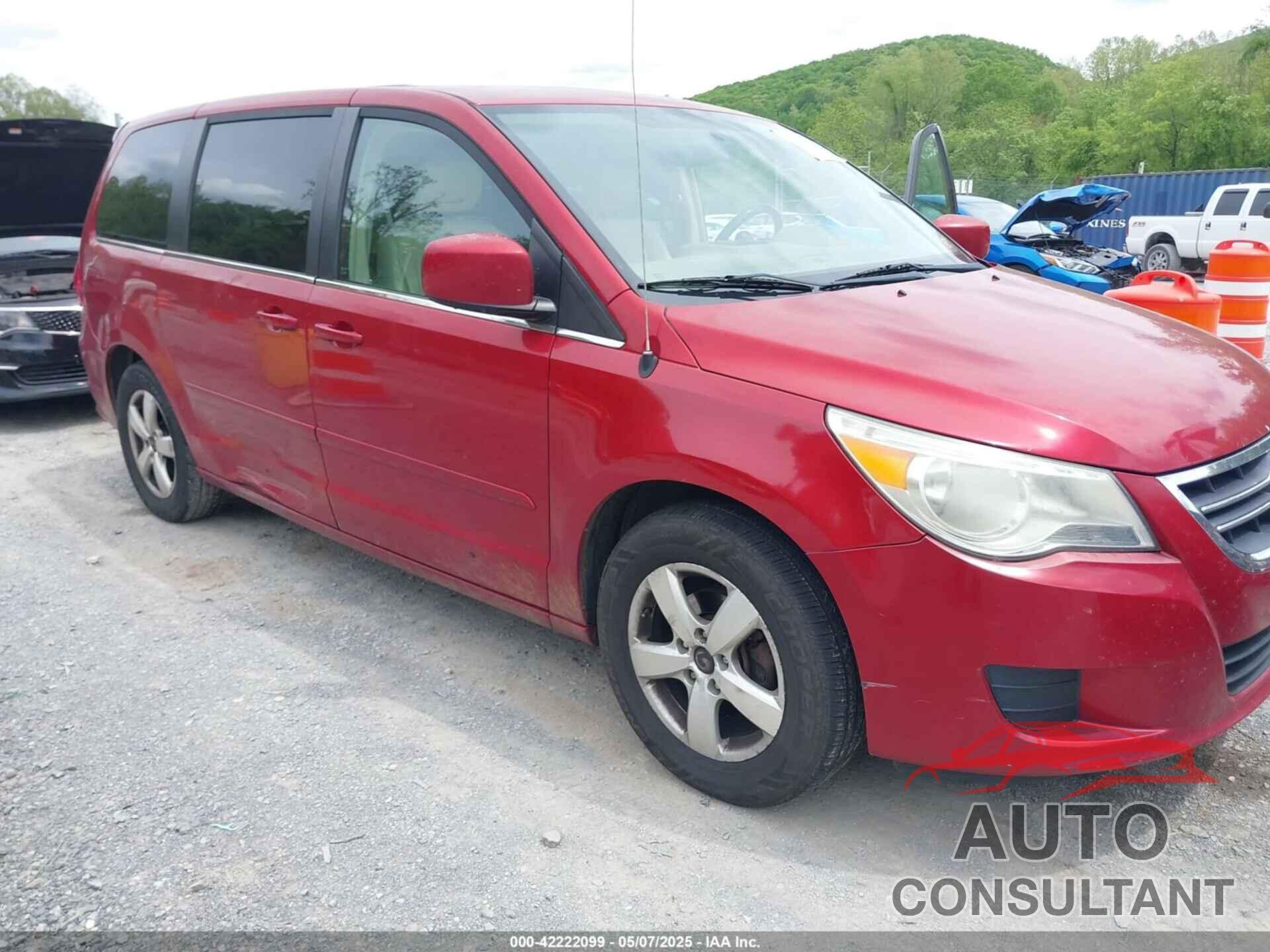 VOLKSWAGEN ROUTAN 2010 - 2V4RW3D14AR186648