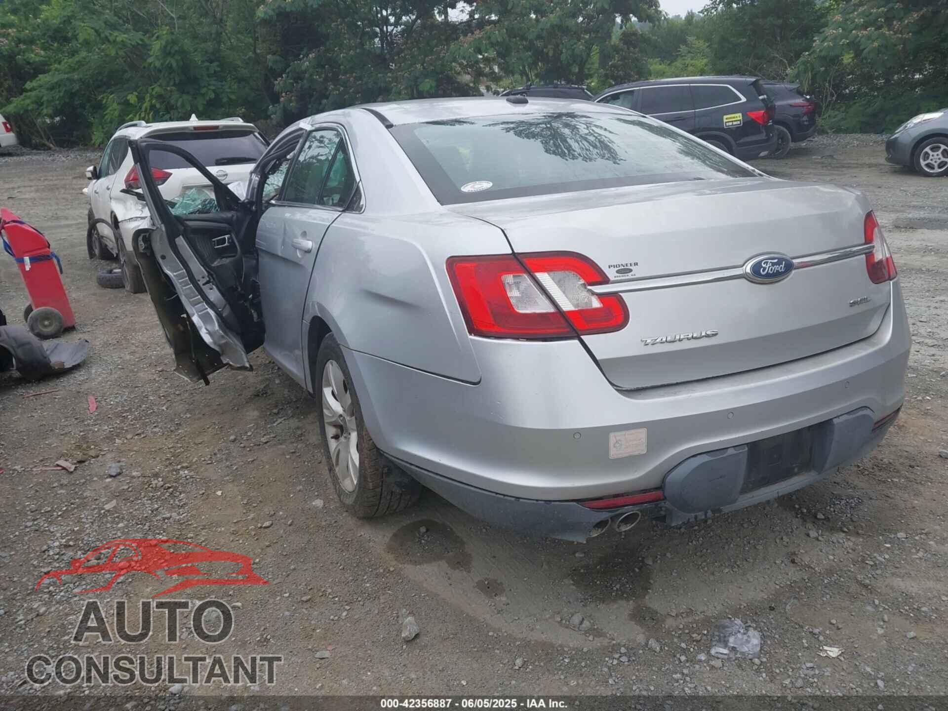 FORD TAURUS 2011 - 1FAHP2EW2BG147363