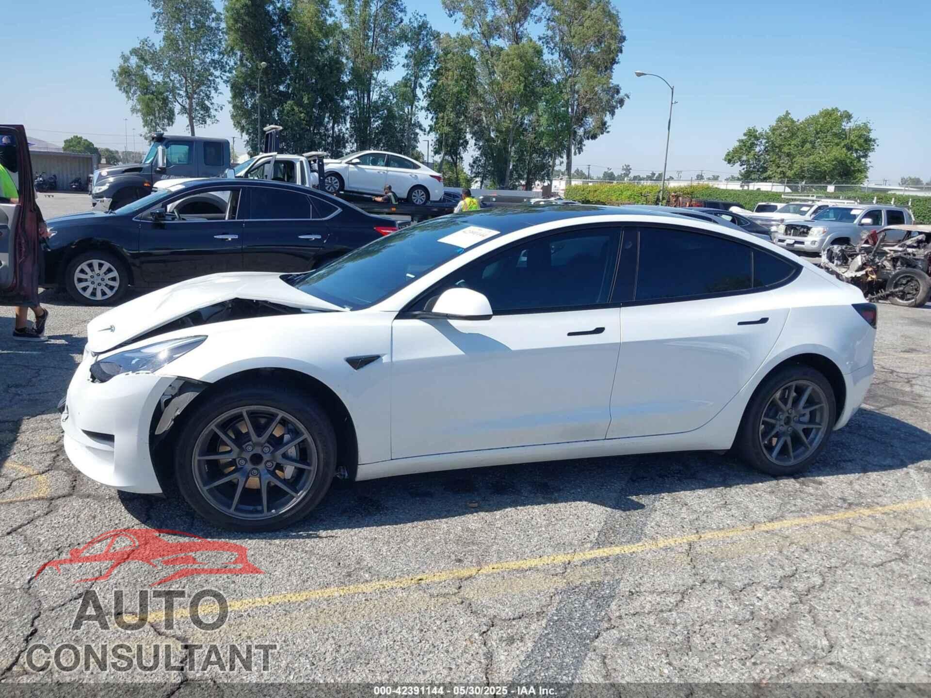 TESLA MODEL 3 2023 - 5YJ3E1EA4PF453359