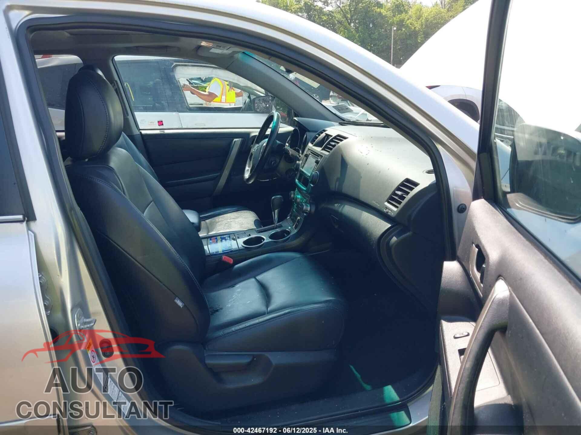 TOYOTA HIGHLANDER 2013 - 5TDBK3EH7DS245366