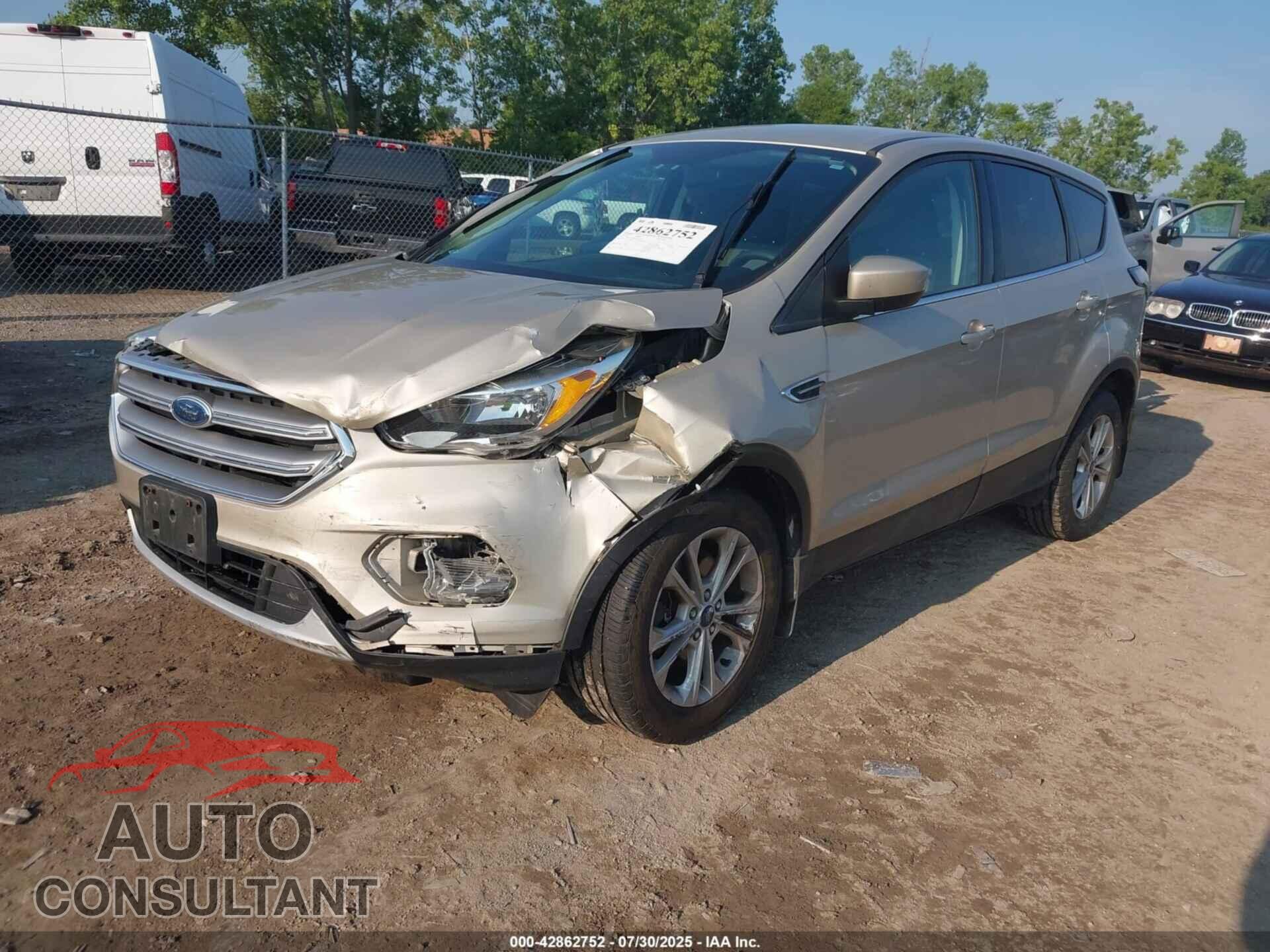 FORD ESCAPE 2017 - 1FMCU9GD6HUC21648