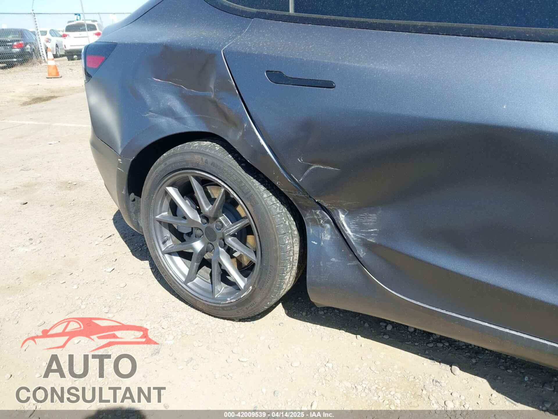 TESLA MODEL 3 2023 - 5YJ3E1EA2PF404614