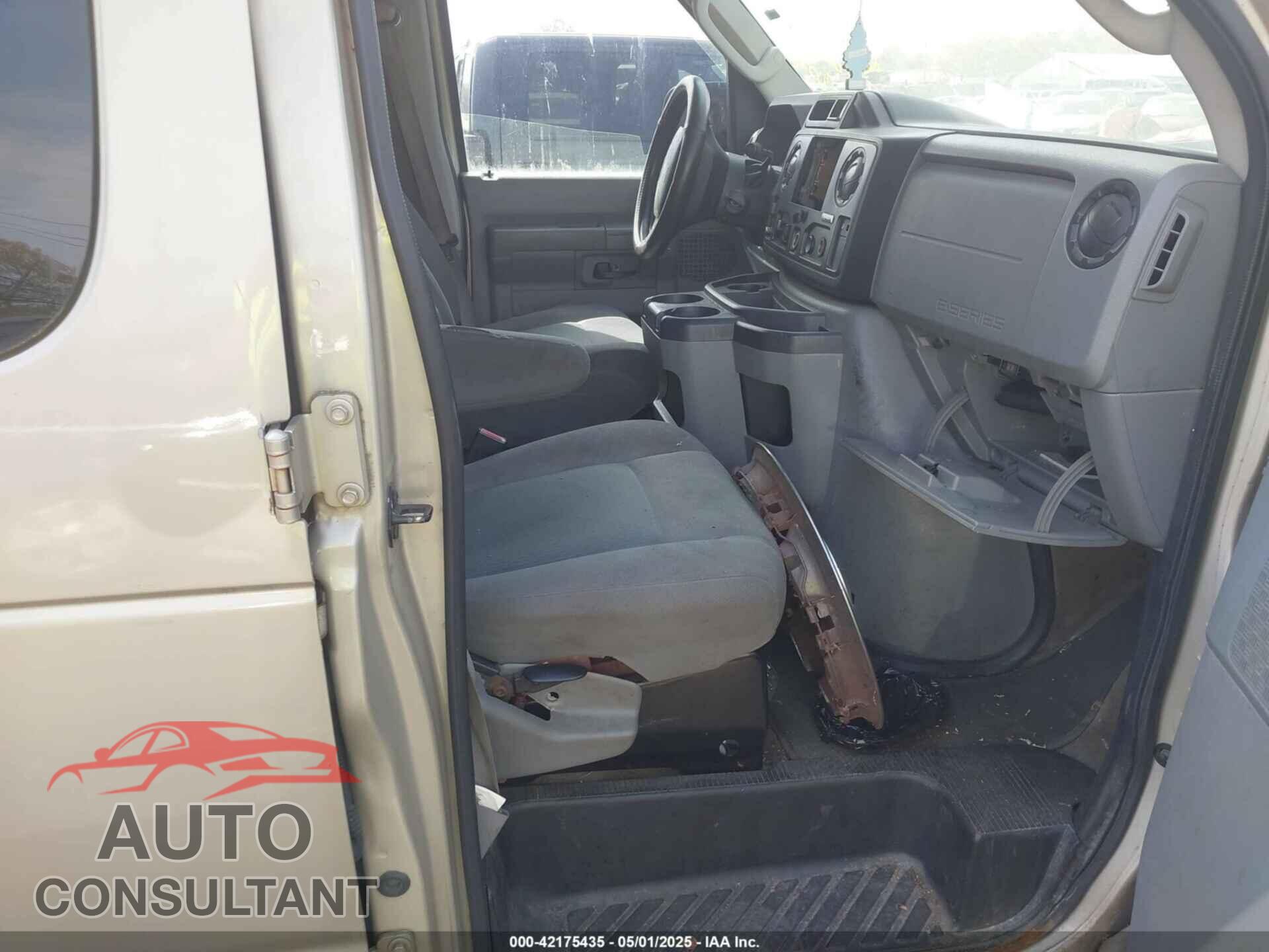FORD E-350 SUPER DUTY 2010 - 1FBSS3BL7ADA11989