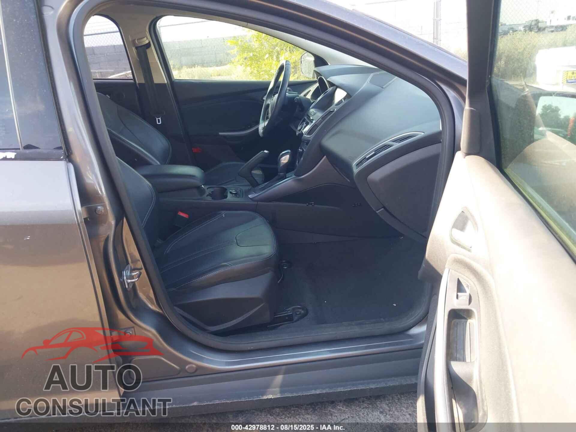 FORD FOCUS 2014 - 1FADP3N27EL460969