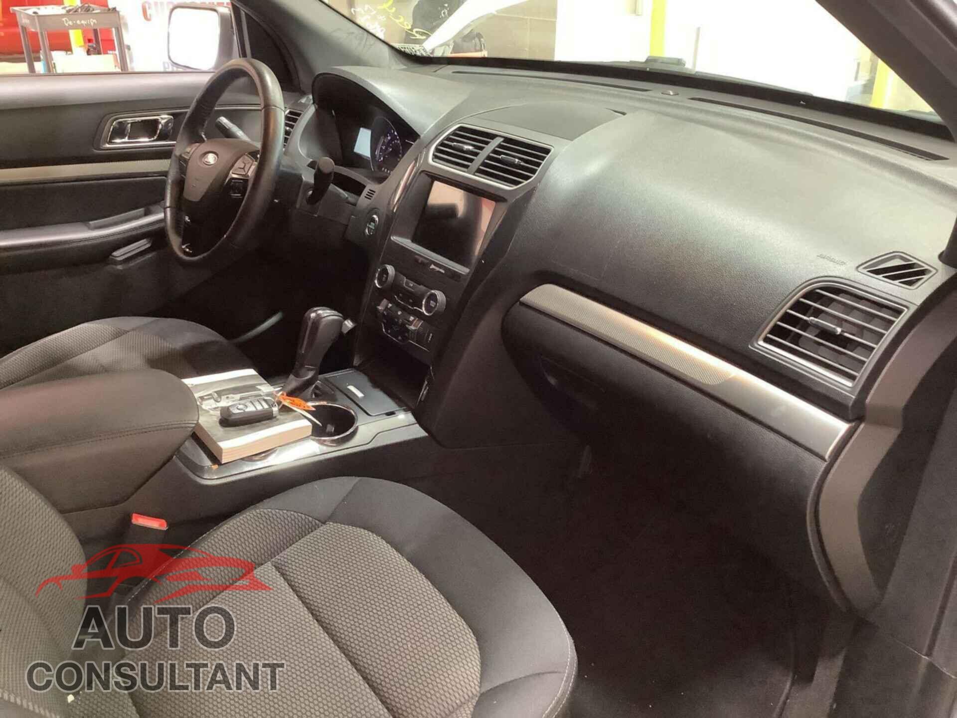 FORD EXPLORER 2018 - 1FM5K7D80JGC01247