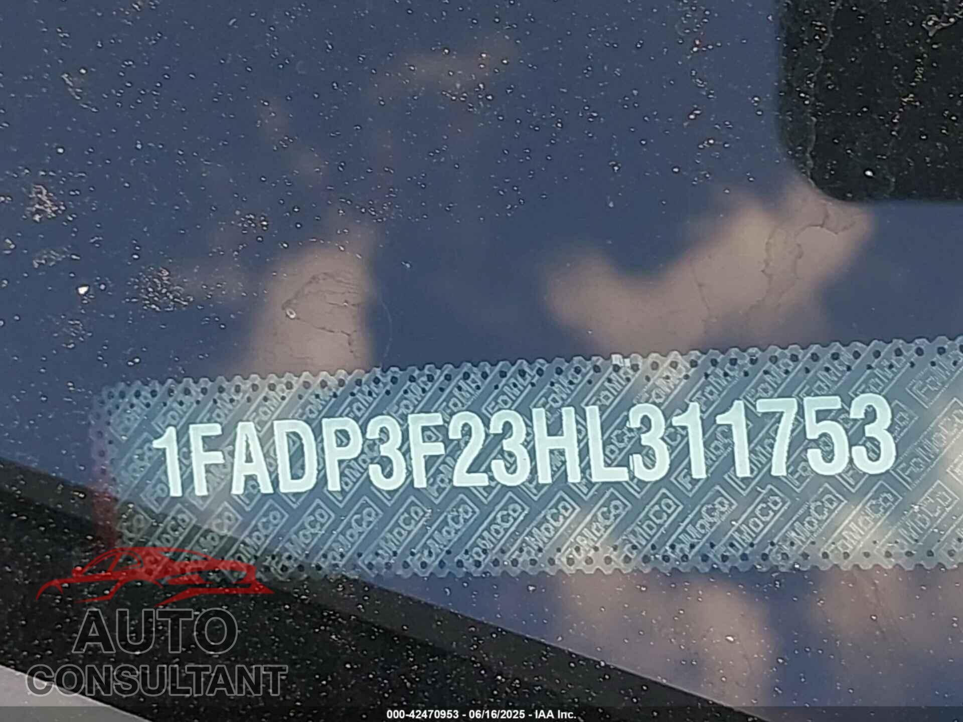 FORD FOCUS 2017 - 1FADP3F23HL311753