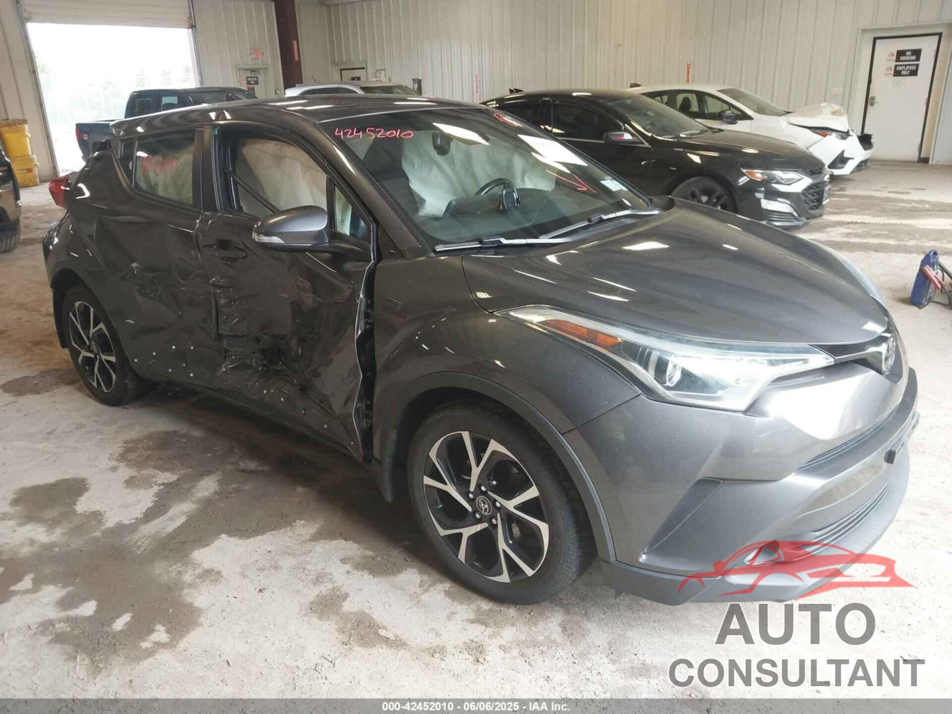 TOYOTA C-HR 2018 - NMTKHMBX4JR016105